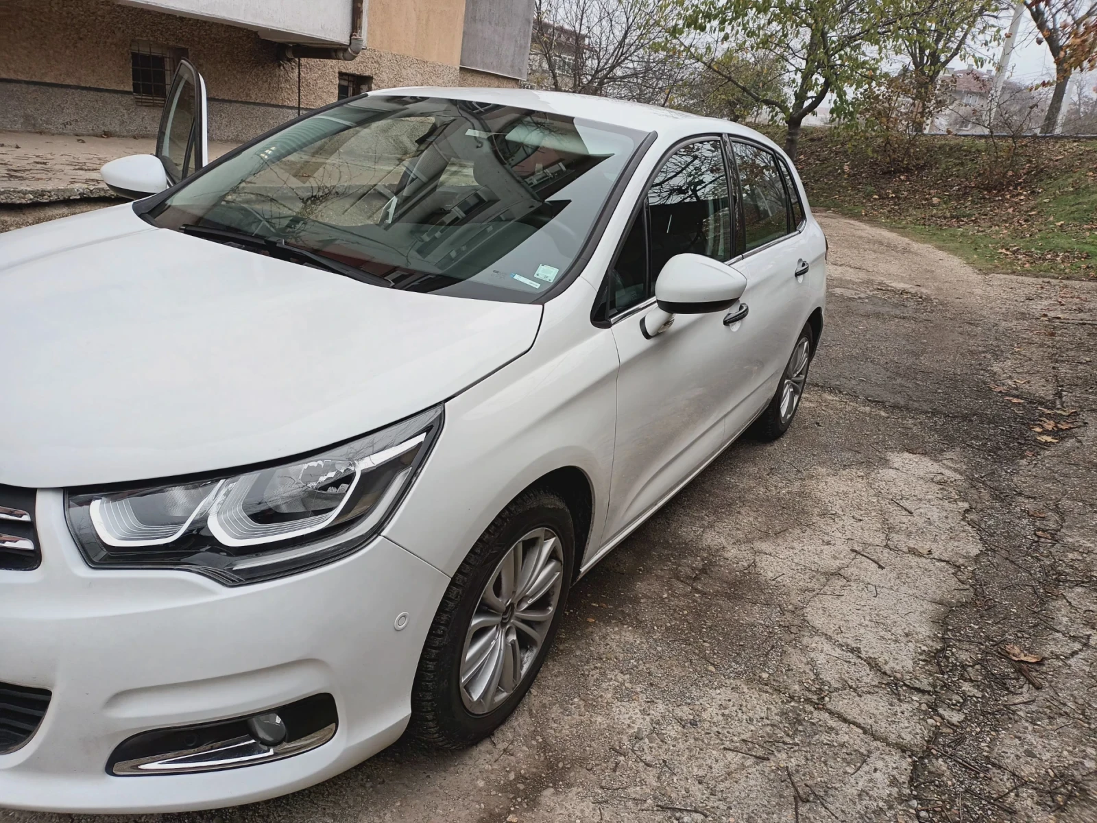 Citroen C4 1.2i, 131к.с, снимка 2 - Автомобили и джипове - 55300840