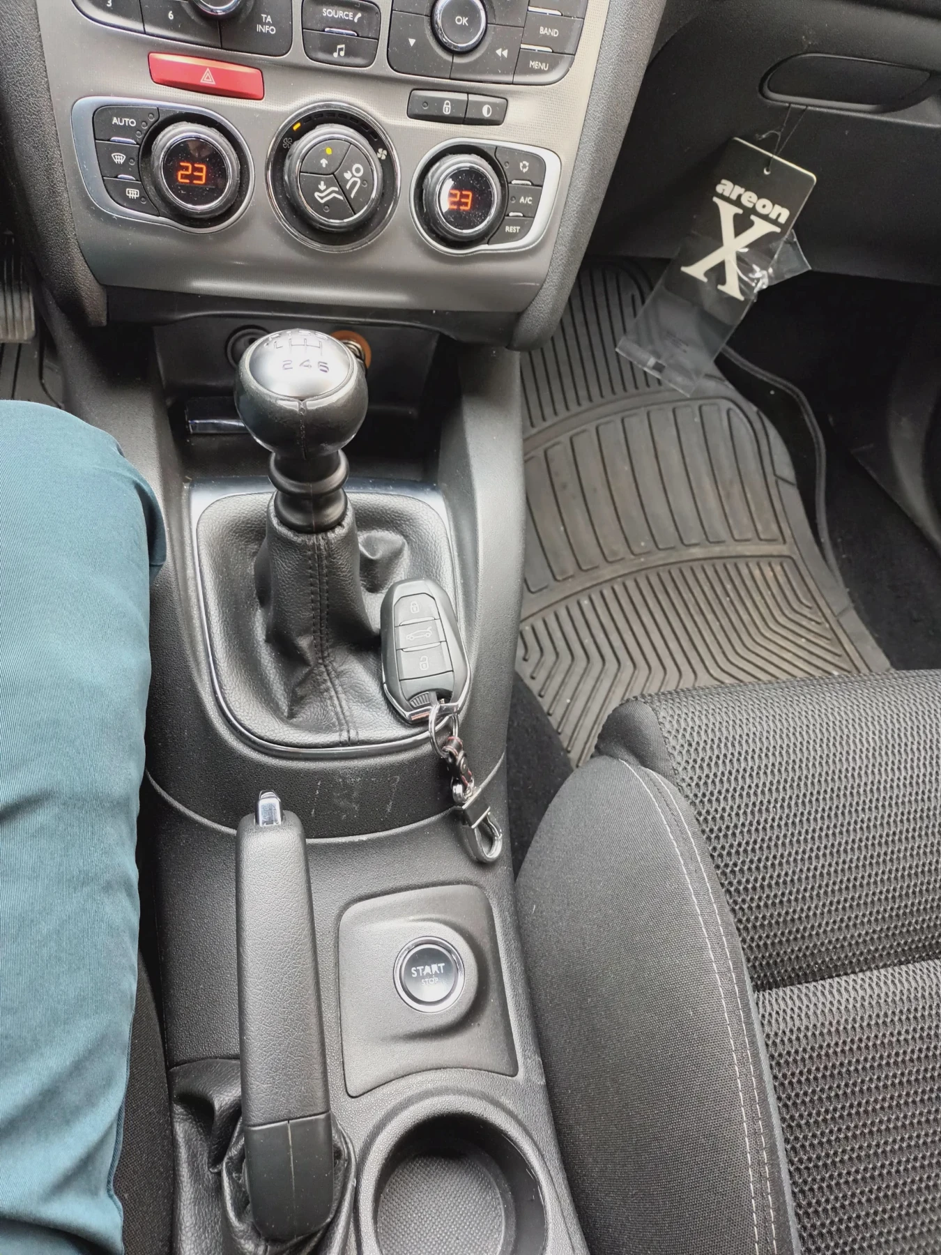 Citroen C4 1.2i, 131к.с, снимка 10 - Автомобили и джипове - 55300840
