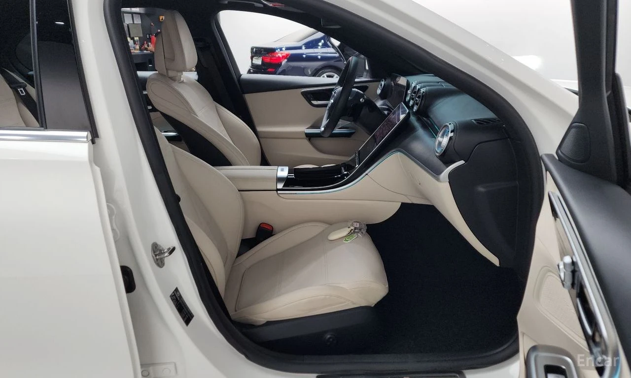 Mercedes-Benz C 300 4MATIC* ДИСТРОНИК* ХЕДЪП* 360КАМЕРА* LANE* ASSIST*, снимка 13 - Автомобили и джипове - 55557224