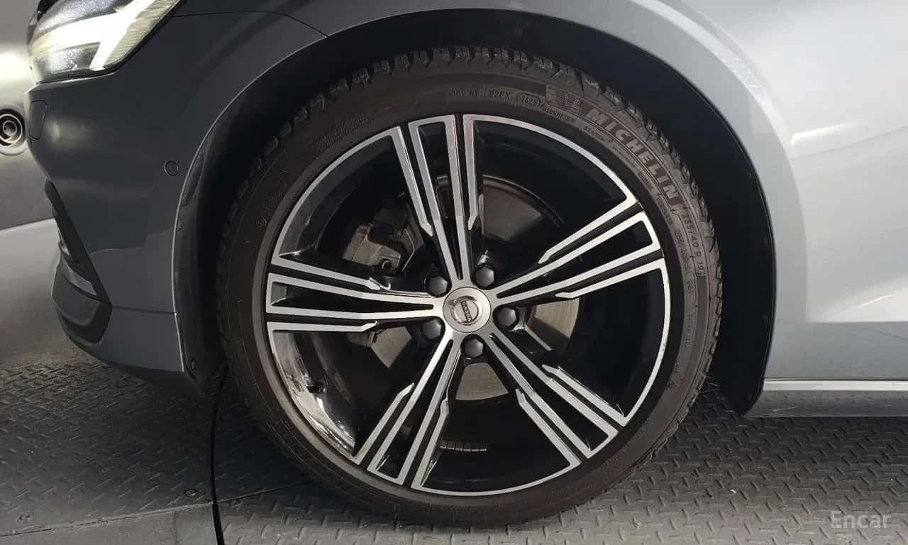 Volvo S60 T5 Inscroption/ФИНАНСИРАНЕ, снимка 5 - Автомобили и джипове - 55565885