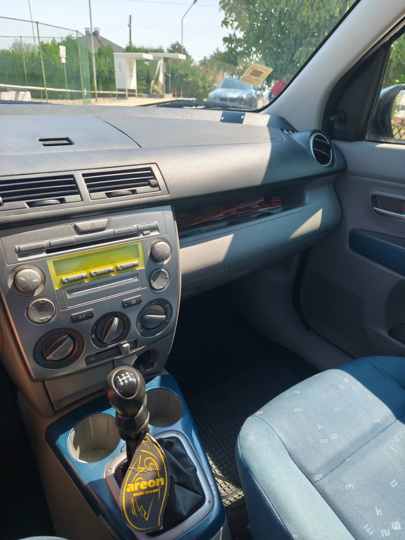 Mazda 2, снимка 9 - Автомобили и джипове - 55594347