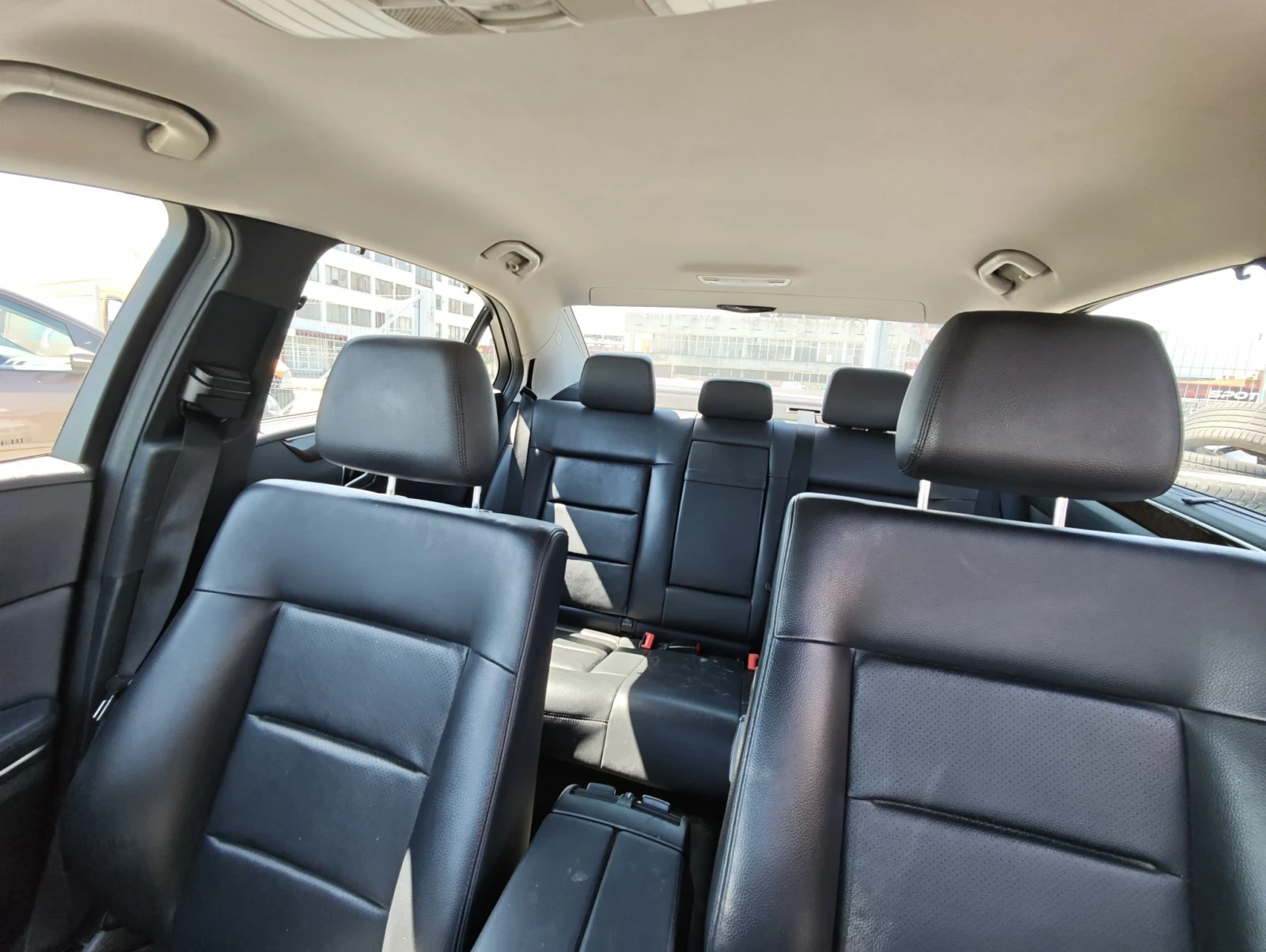 Mercedes-Benz E 220, снимка 12 - Автомобили и джипове - 55640352