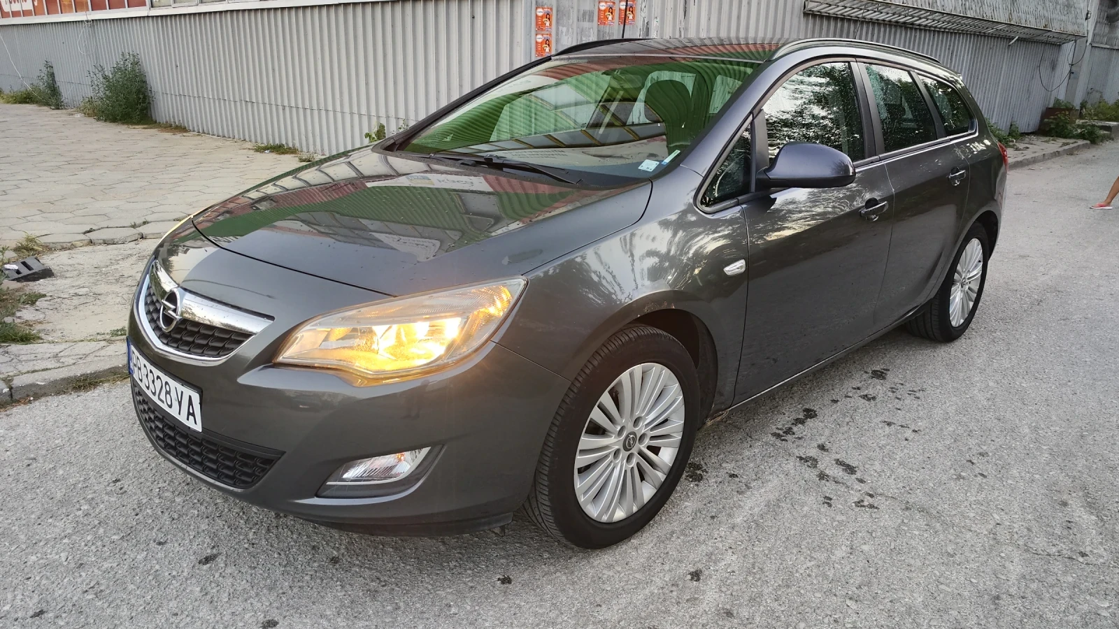 Opel Astra 1, 7cdti 110к.с Чип Германия , снимка 2 - Автомобили и джипове - 55668042