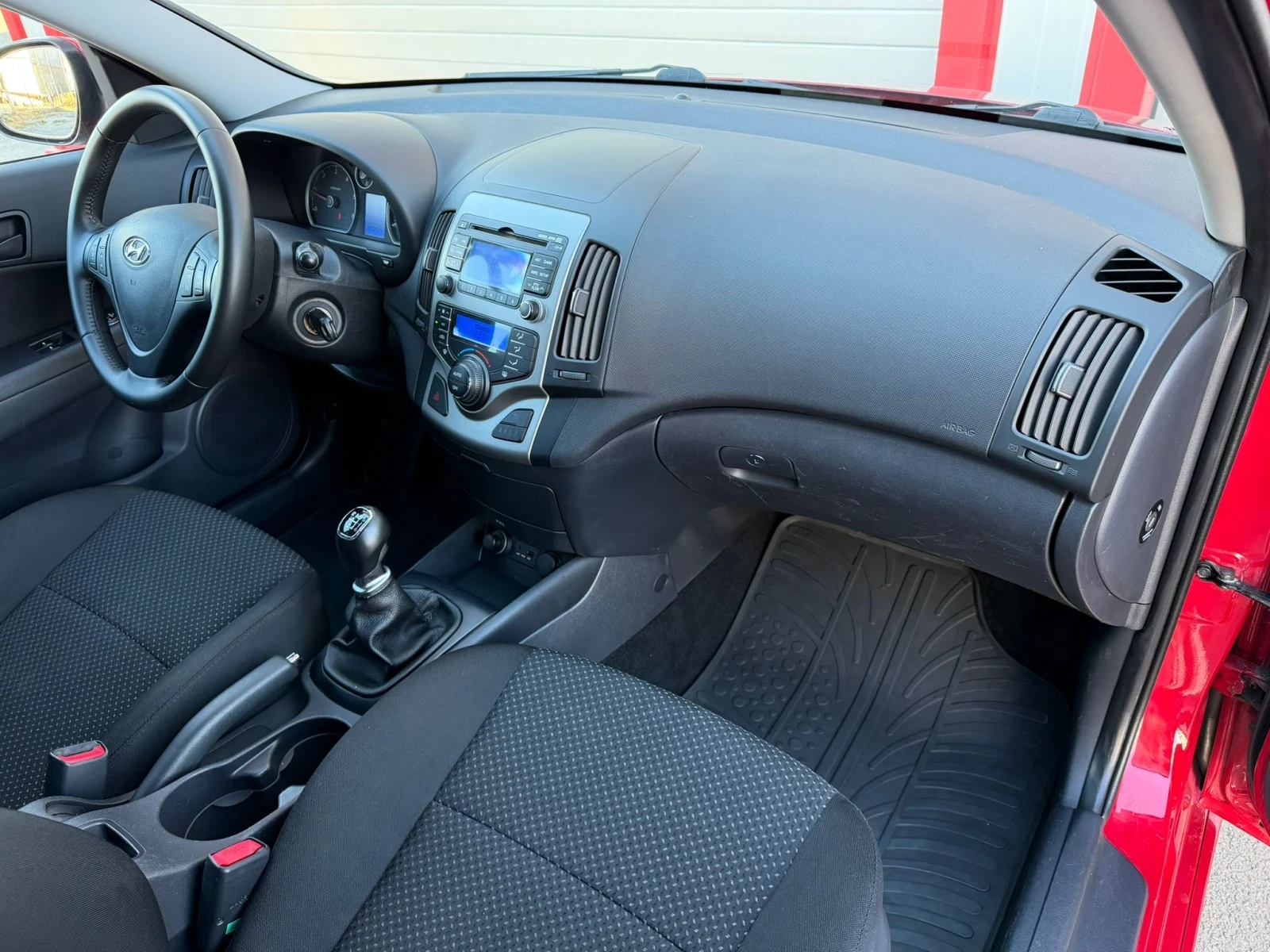 Hyundai I30 1.6CRDI CW KLIMATRONIK EVRO 5B ЛИЗИНГ!!!, снимка 14 - Автомобили и джипове - 55875377