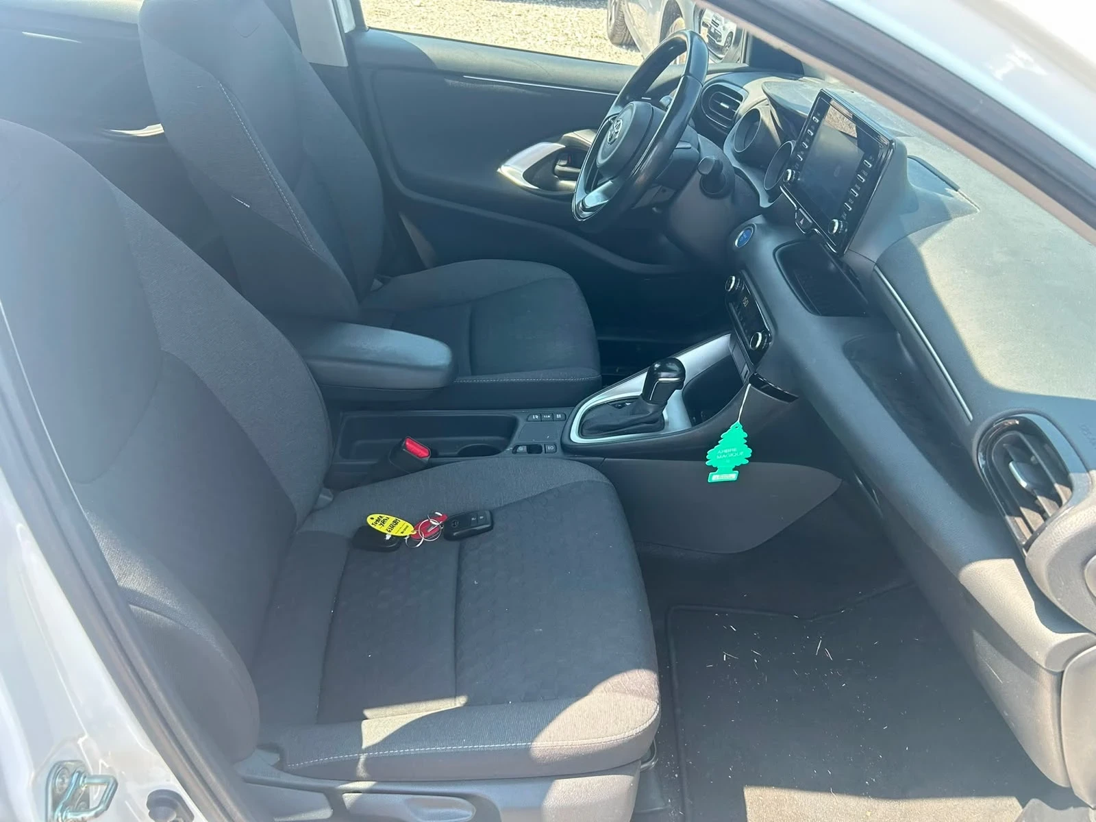Toyota Yaris 1.5HYBRID/КАМЕРА/169Х.КМ, снимка 10 - Автомобили и джипове - 55974270