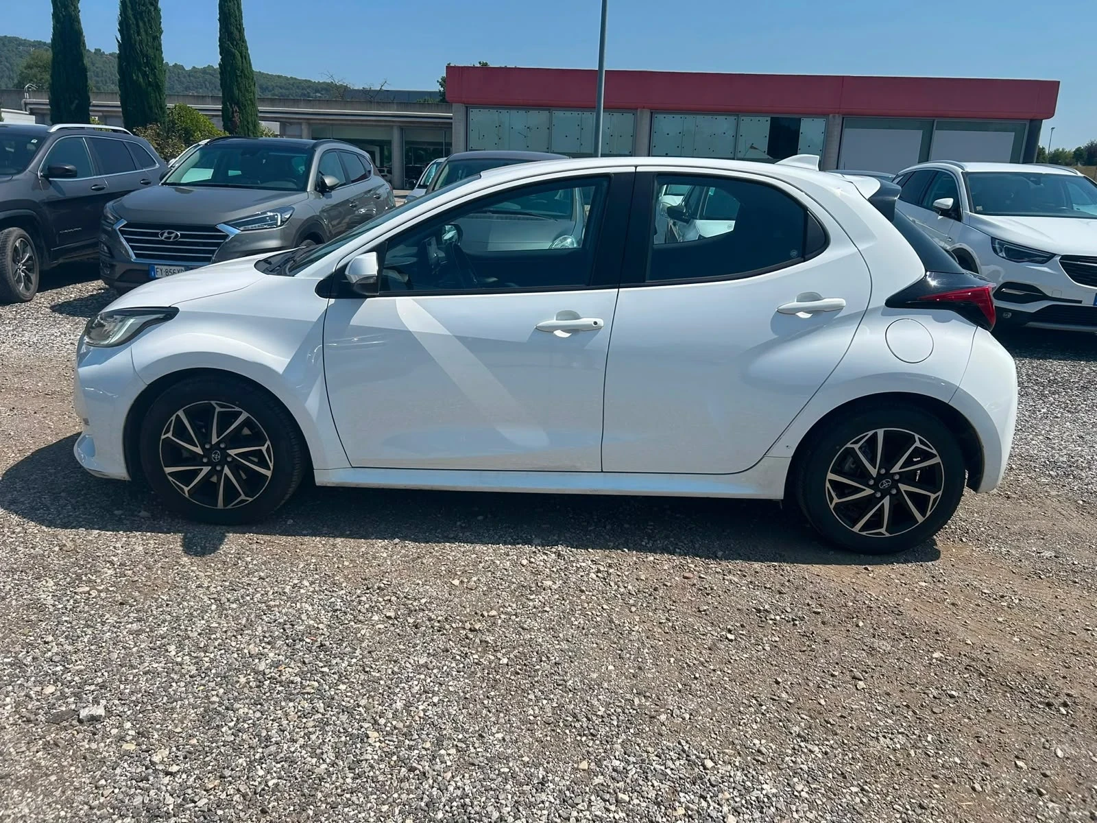 Toyota Yaris 1.5HYBRID/КАМЕРА/169Х.КМ, снимка 11 - Автомобили и джипове - 55974270