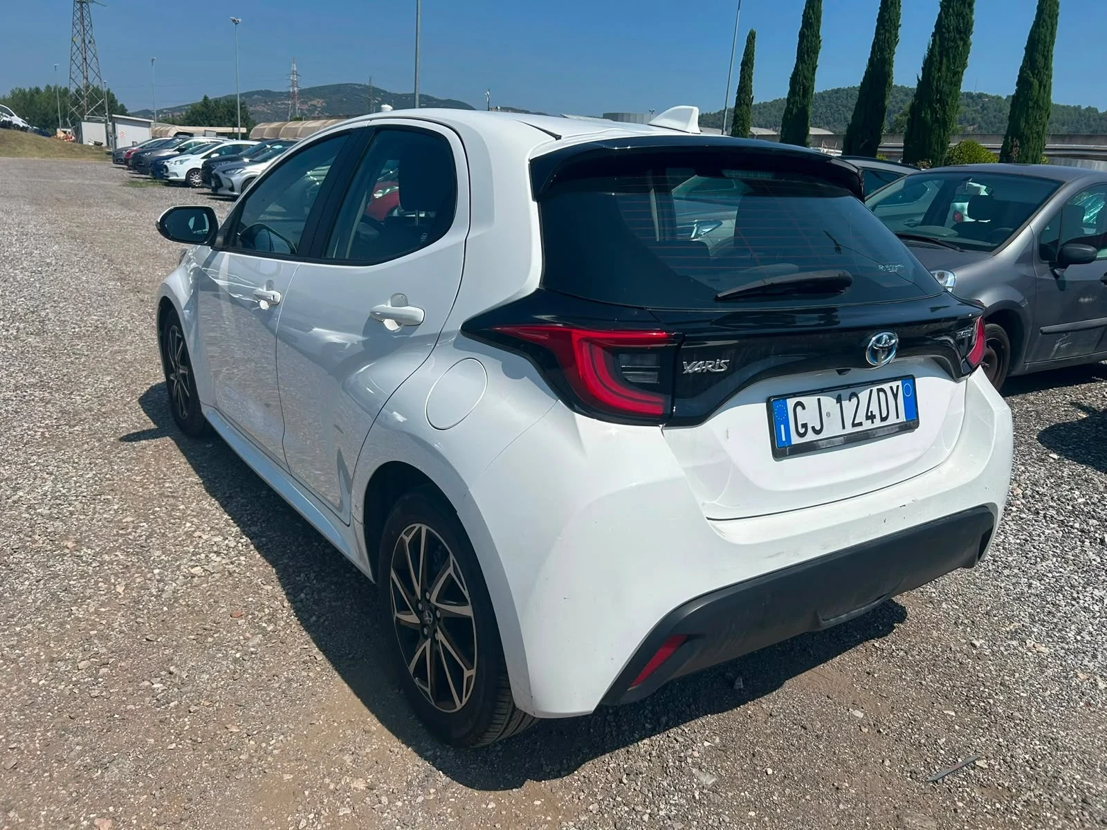 Toyota Yaris 1.5HYBRID/КАМЕРА/169Х.КМ, снимка 8 - Автомобили и джипове - 55974270