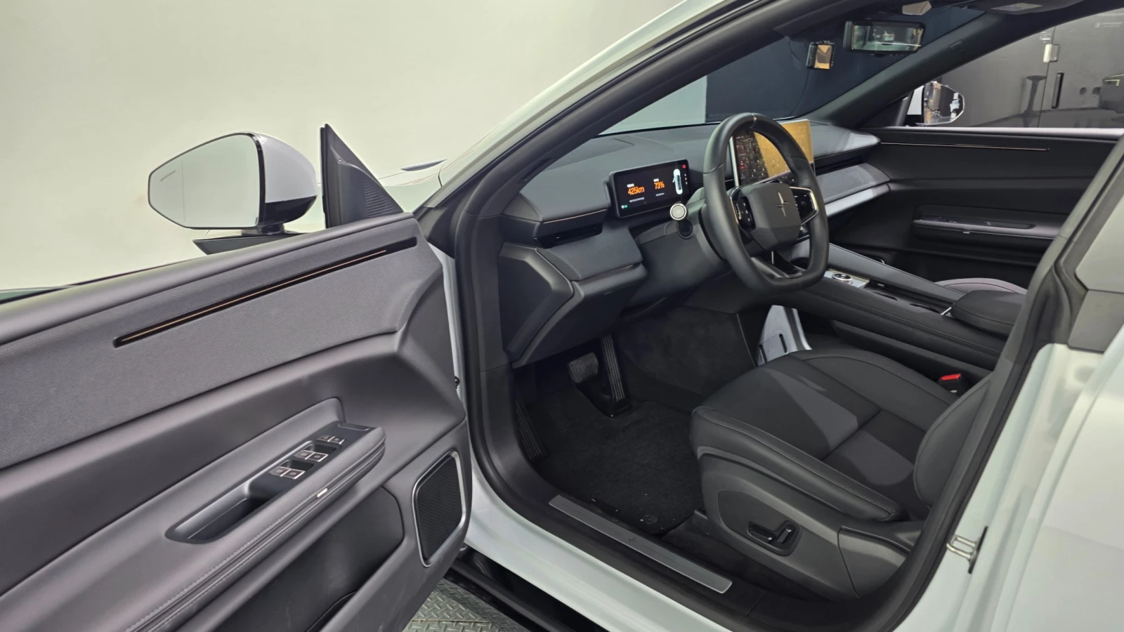 Polestar Polestar Electric Polestar 4 Long Range Single Motor, снимка 8 - Автомобили и джипове - 56080957