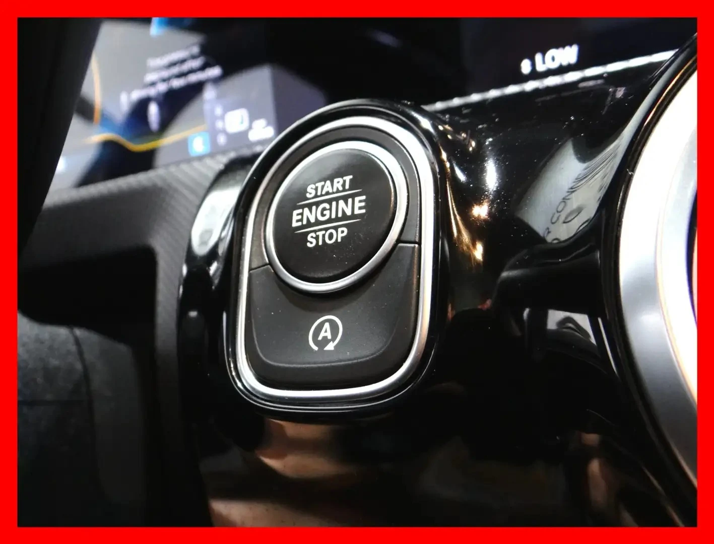 Mercedes-Benz A 35 AMG 4MATIC * PANO ROOF/ALCANTARA, снимка 11 - Автомобили и джипове - 56130344