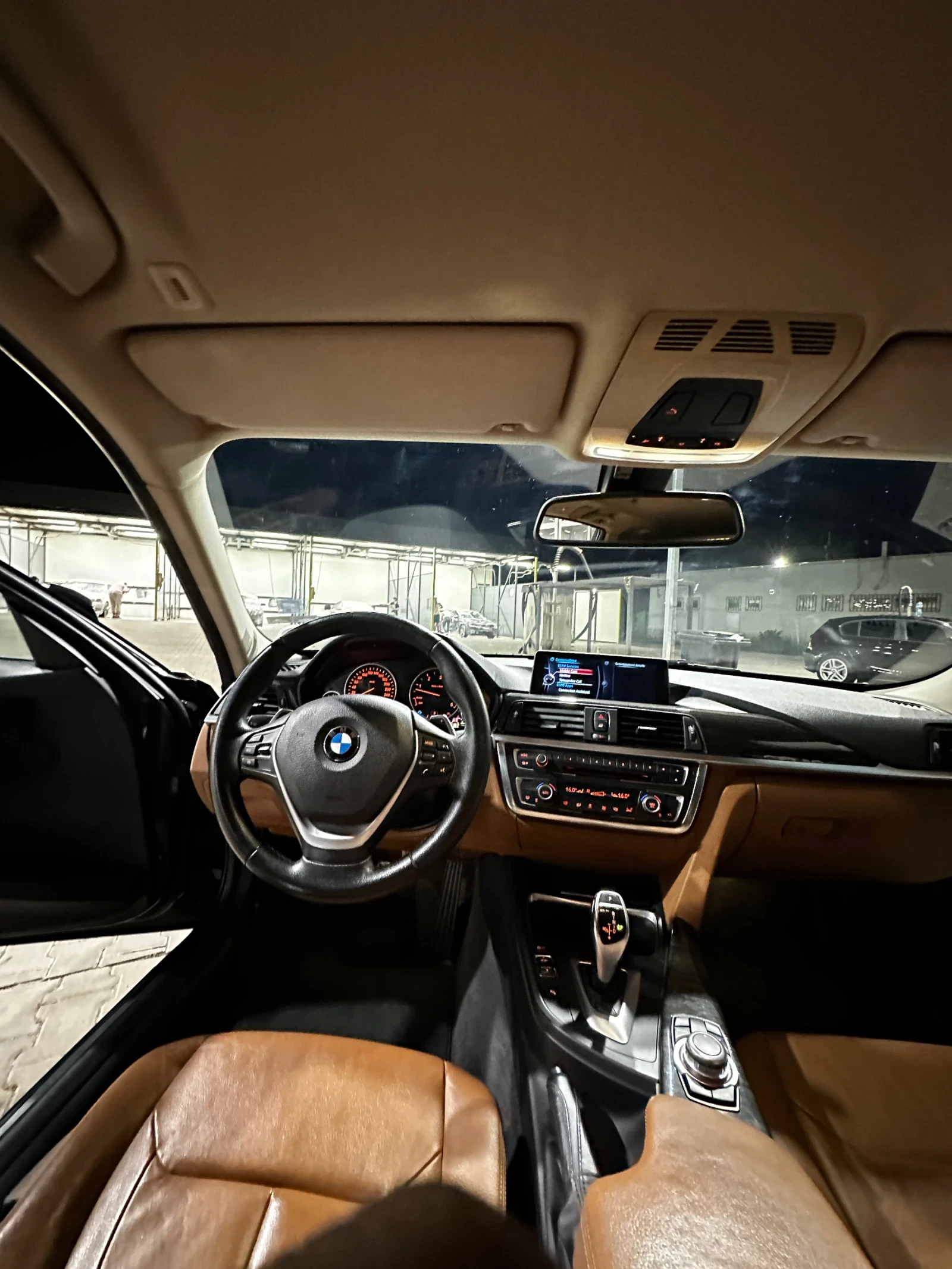 BMW 330 Luxury, Напълно Обслужен, снимка 11 - Автомобили и джипове - 56201475