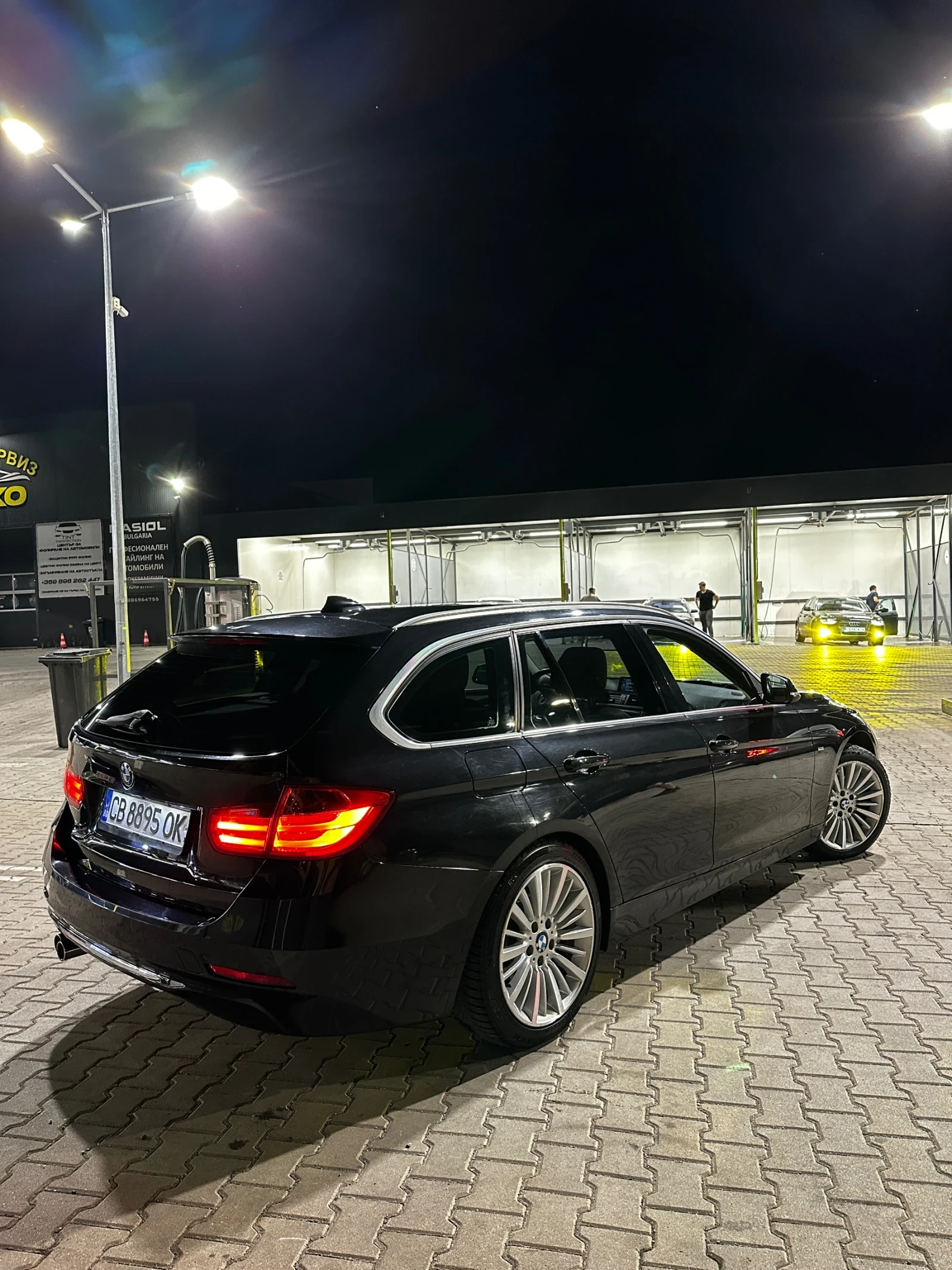 BMW 330 Luxury, Напълно Обслужен, снимка 7 - Автомобили и джипове - 56201475