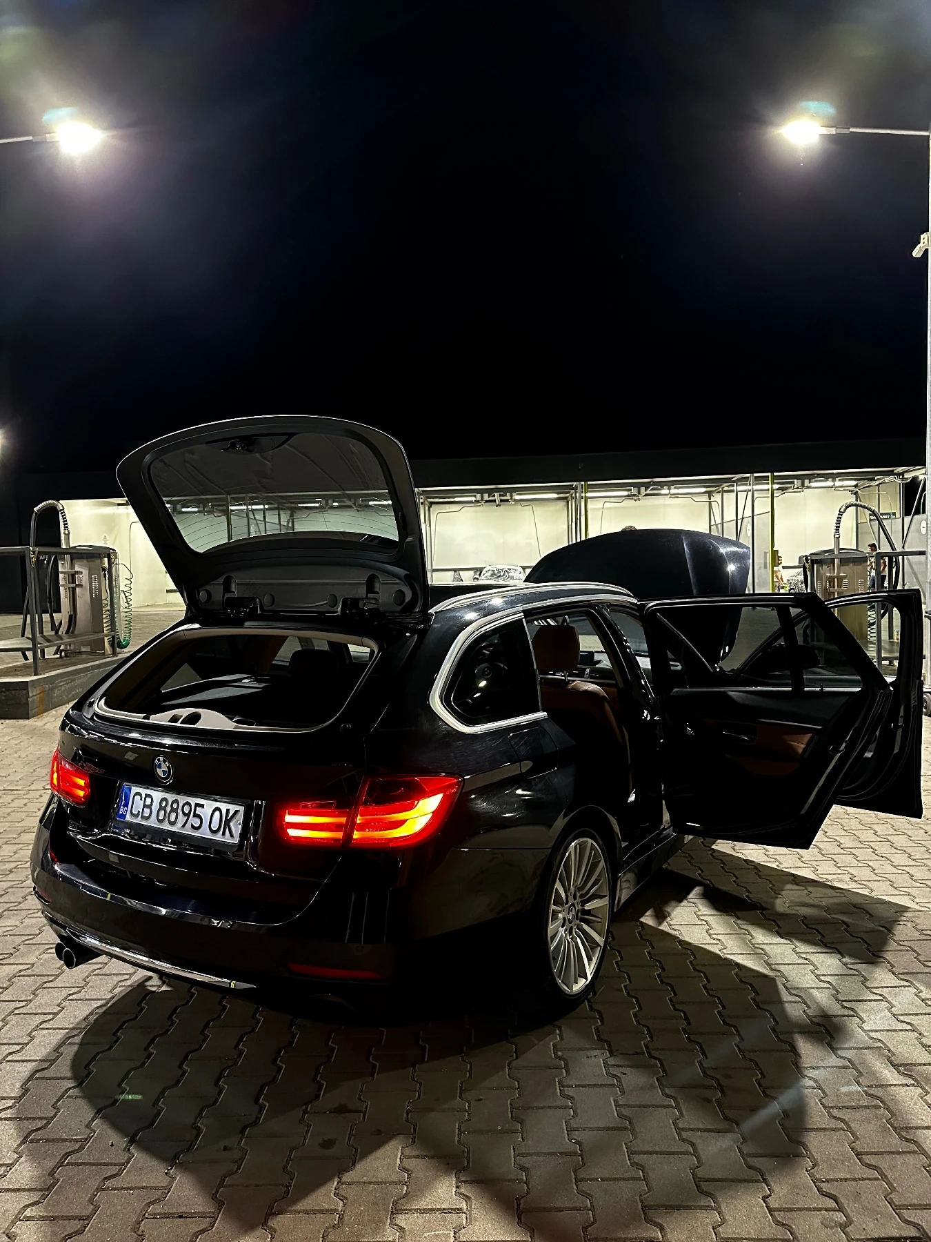 BMW 330 Luxury, Напълно Обслужен, снимка 5 - Автомобили и джипове - 56201475