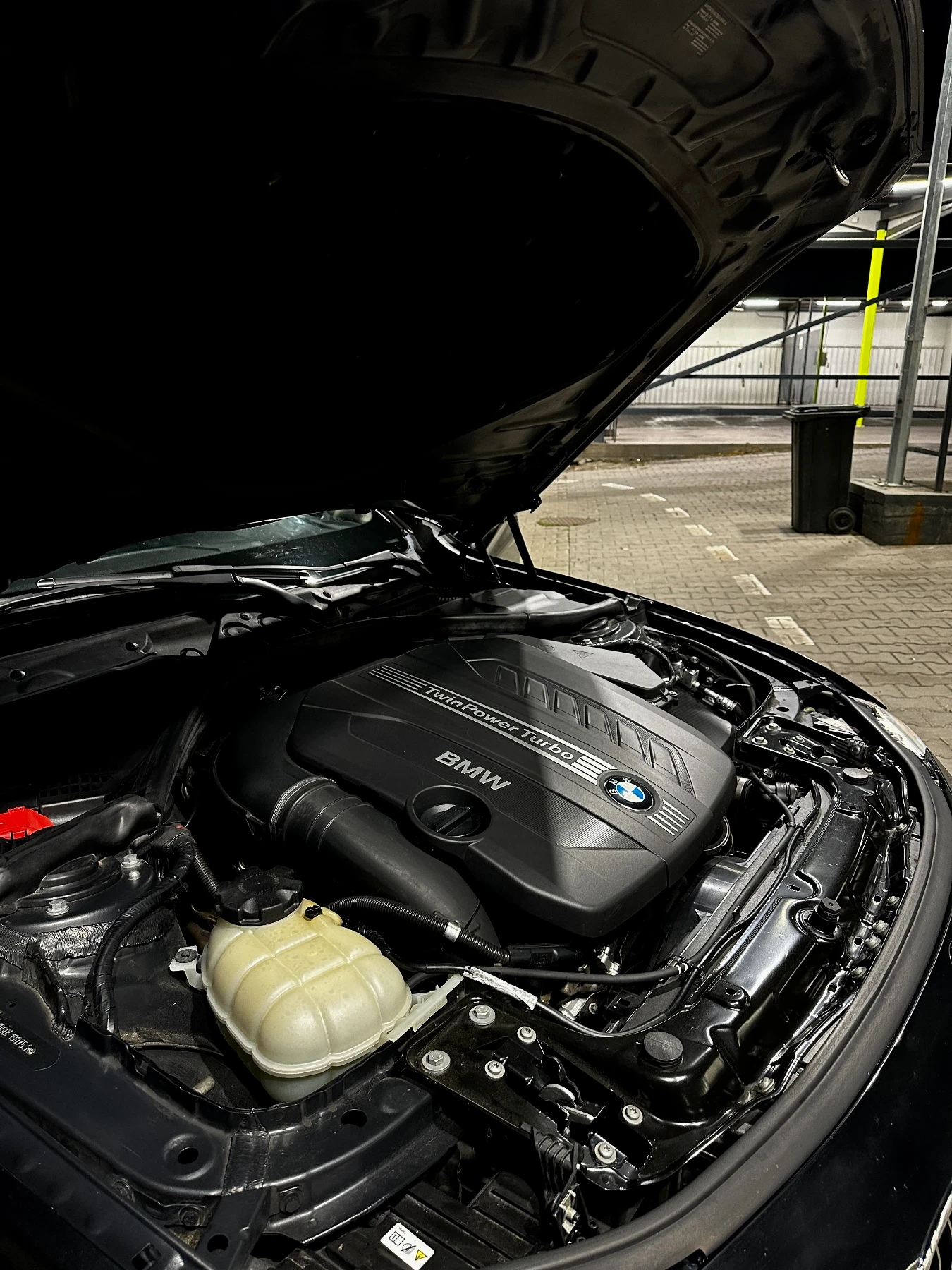BMW 330 Luxury, Напълно Обслужен, снимка 6 - Автомобили и джипове - 56201475