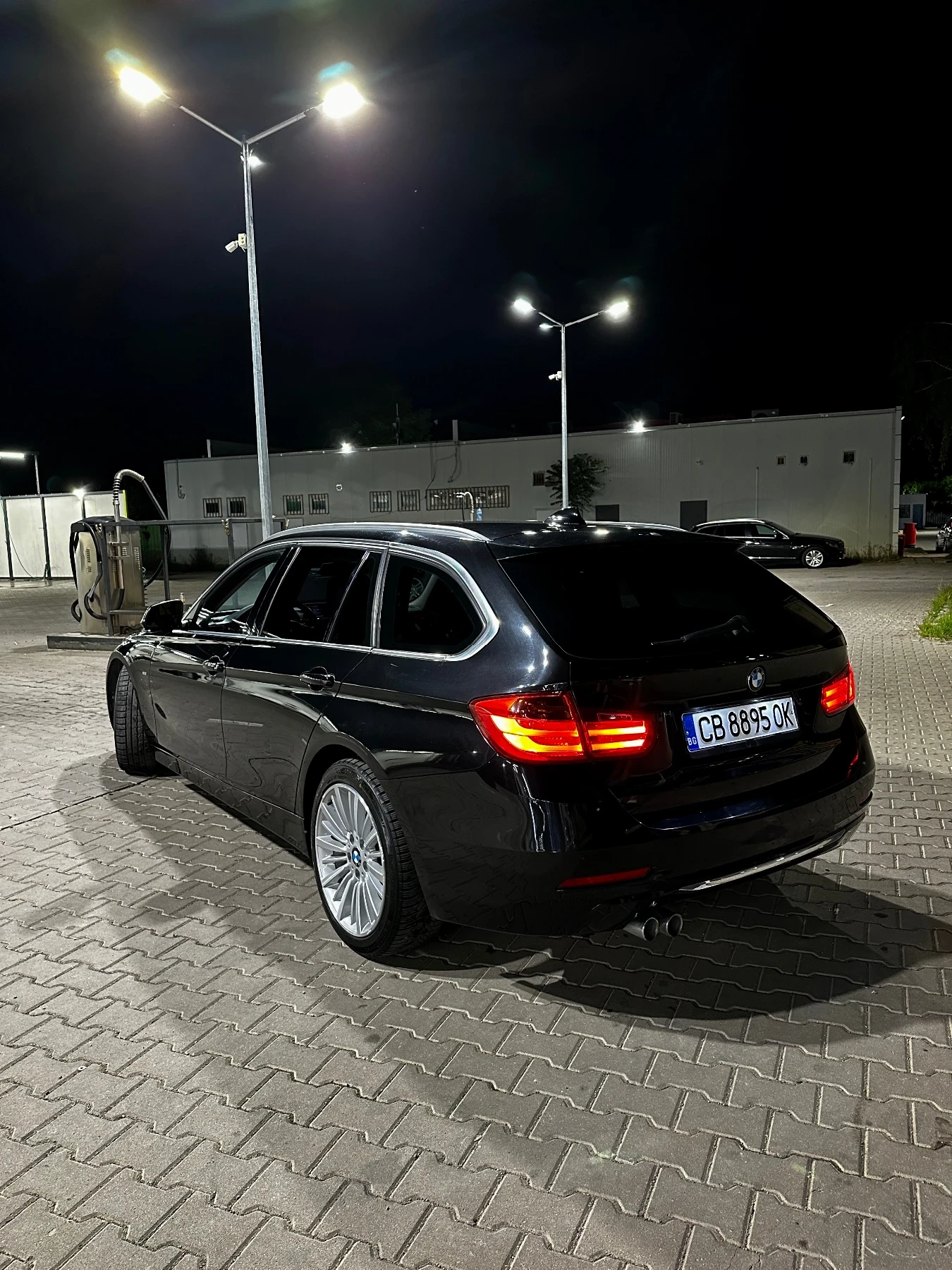 BMW 330 Luxury, Напълно Обслужен, снимка 8 - Автомобили и джипове - 56201475