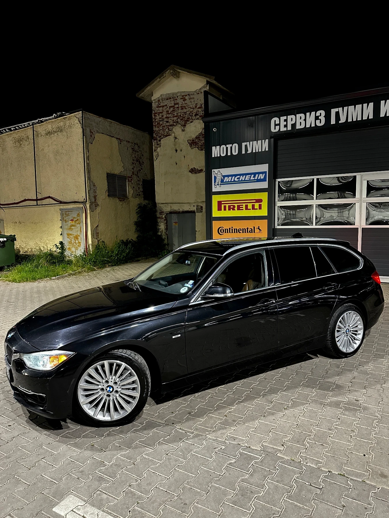 BMW 330 Luxury, Напълно Обслужен, снимка 3 - Автомобили и джипове - 56201475