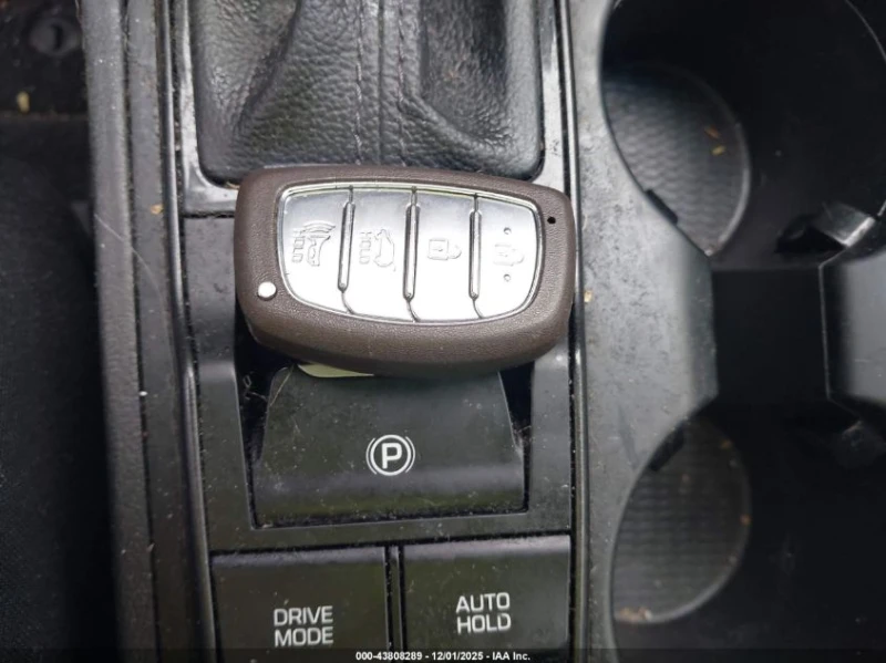 Hyundai Tucson 2.4L I-4 DI, DOHC, VVT, 181HP Front Wheel Drive, снимка 3 - Автомобили и джипове - 53101875