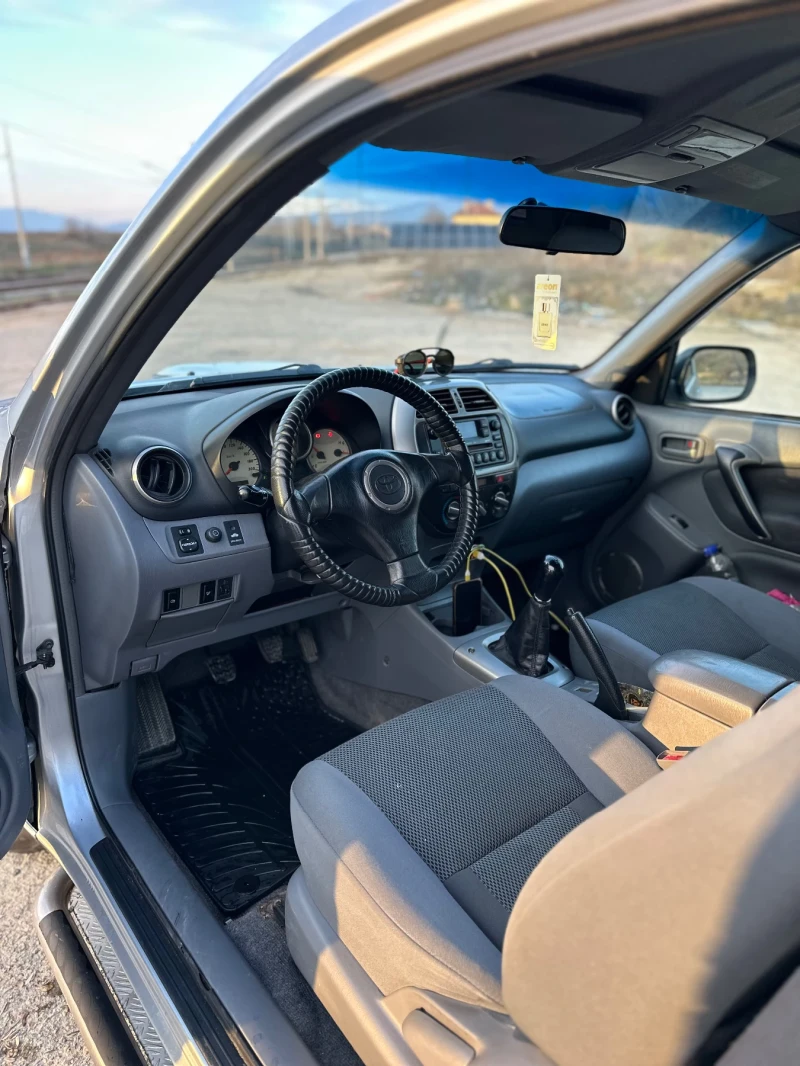 Toyota Rav4, снимка 6 - Автомобили и джипове - 53328290