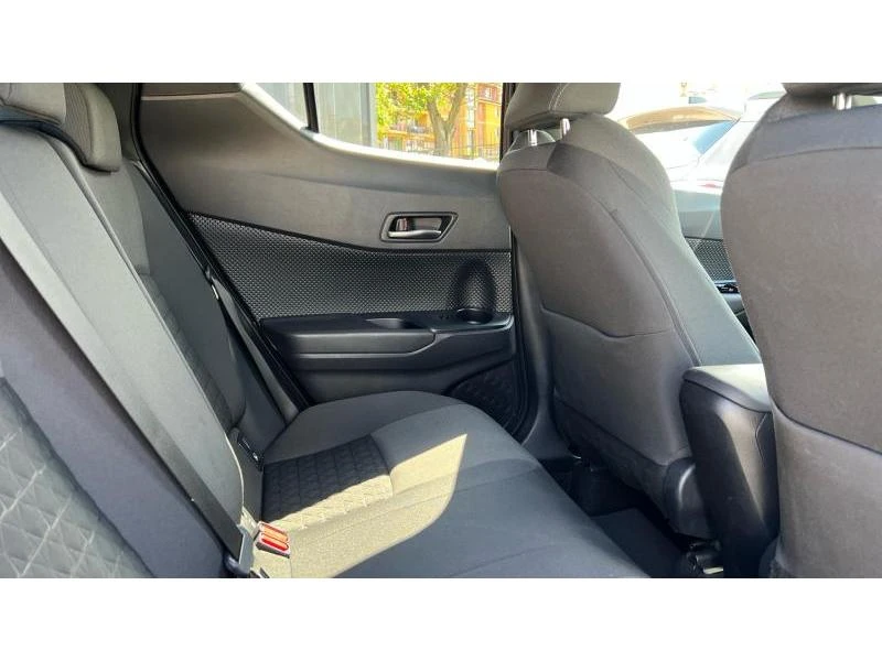 Toyota C-HR 1.8 Hybrid Club | Mobile.bg � ����������� 17