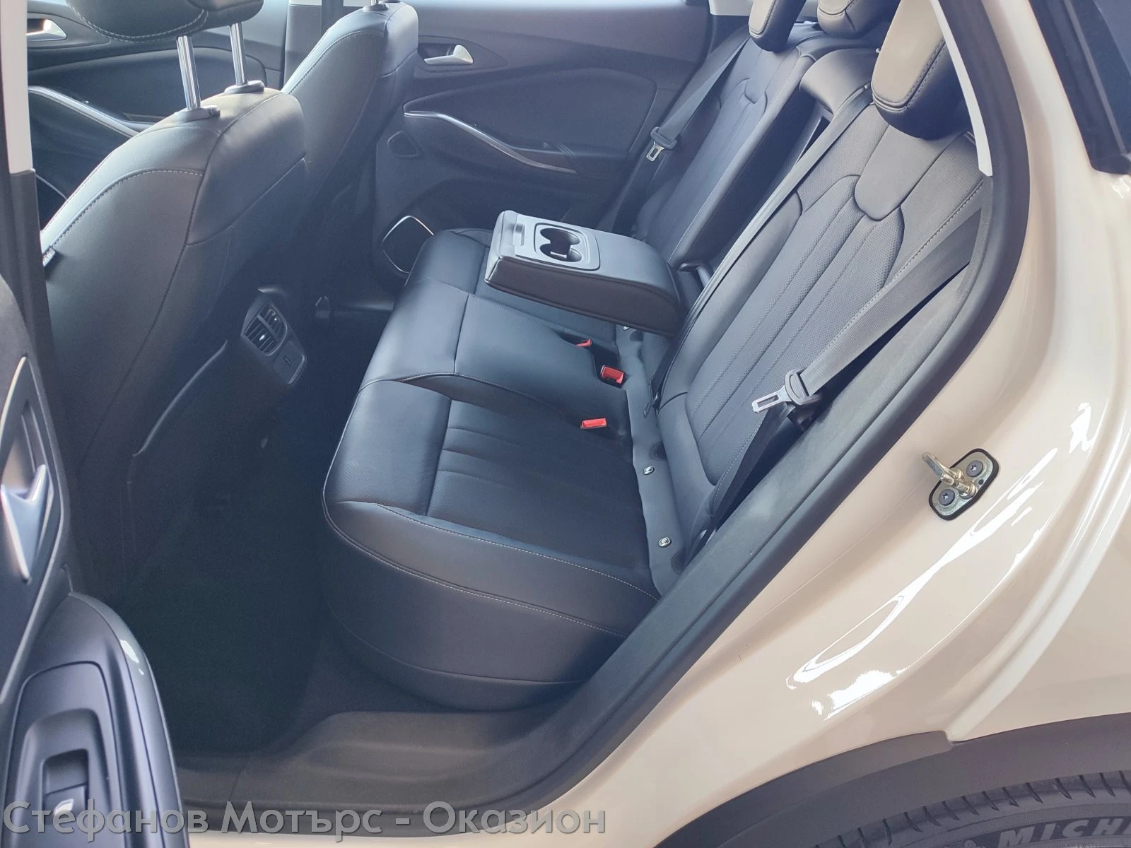 Opel Grandland X Ultimate 1.6 Plug-in-Hybrid 225hp AT8, снимка 13 - Автомобили и джипове - 50625538