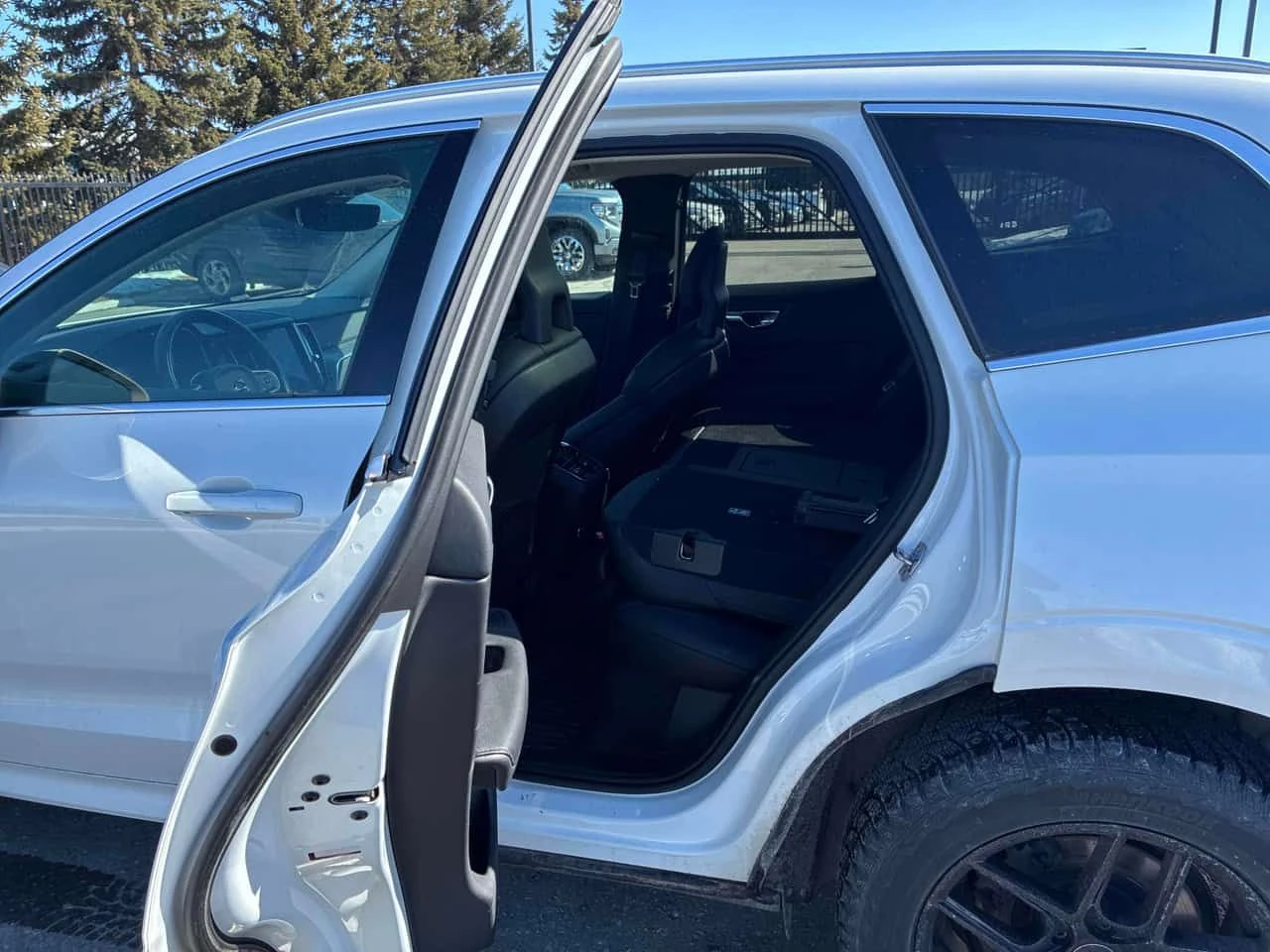 Volvo XC60 * Momentum * ПОДГРЕВ* ПАНОРАМА* ВИДЕО, снимка 14 - Автомобили и джипове - 53714855