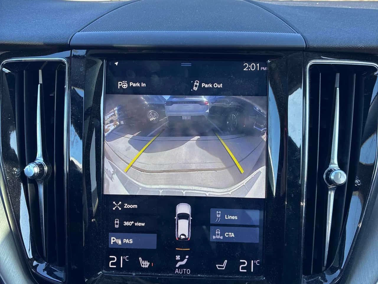 Volvo XC60 * Momentum * ПОДГРЕВ* ПАНОРАМА* ВИДЕО, снимка 12 - Автомобили и джипове - 53714855