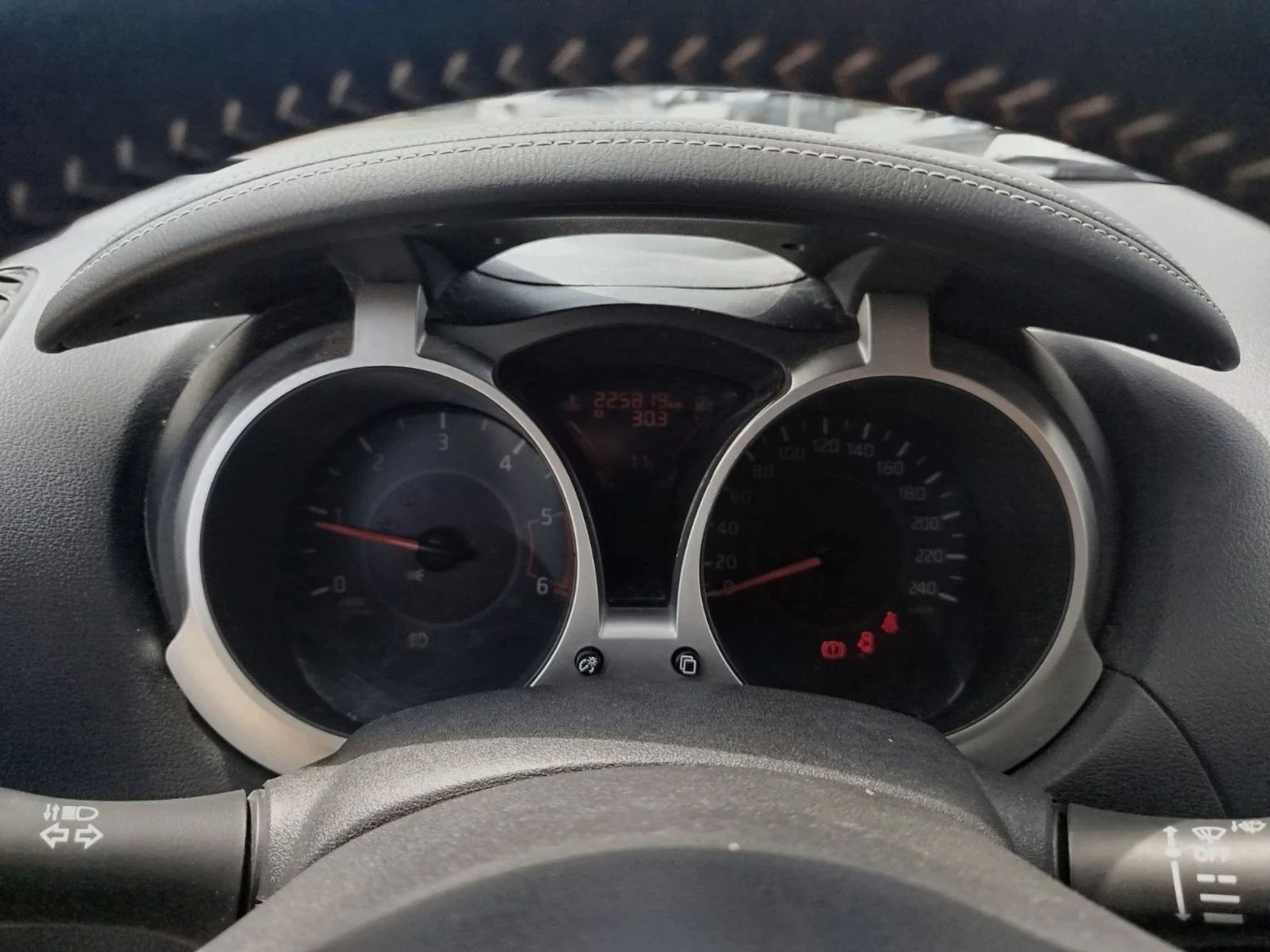 Nissan Juke 1.5 dCu Tekna, снимка 14 - Автомобили и джипове - 54381907