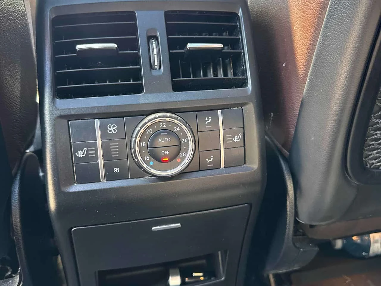 Mercedes-Benz GL 500 * CARFAX * АВТОКРЕДИТ БЕЗ ПЪРВОНАЧАЛНА ВНОСКА, снимка 13 - Автомобили и джипове - 54783862
