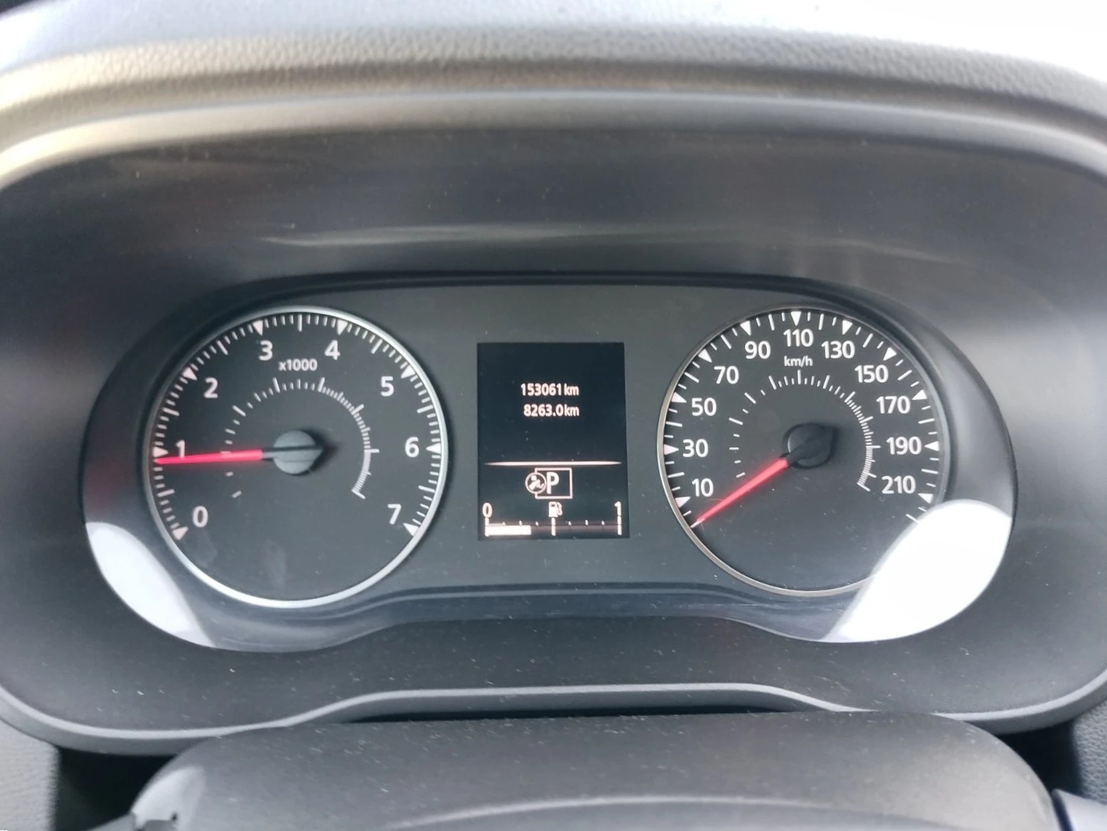 Dacia Duster 1.5dCi/110к.с./КАПАРИРАН, снимка 11 - Автомобили и джипове - 54909152
