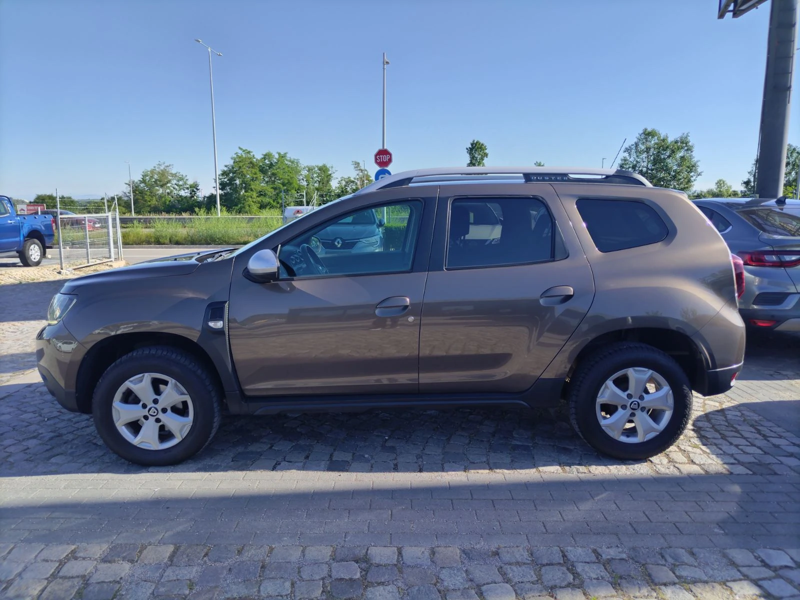 Dacia Duster 1.5dCi/110к.с./КАПАРИРАН, снимка 8 - Автомобили и джипове - 54909152