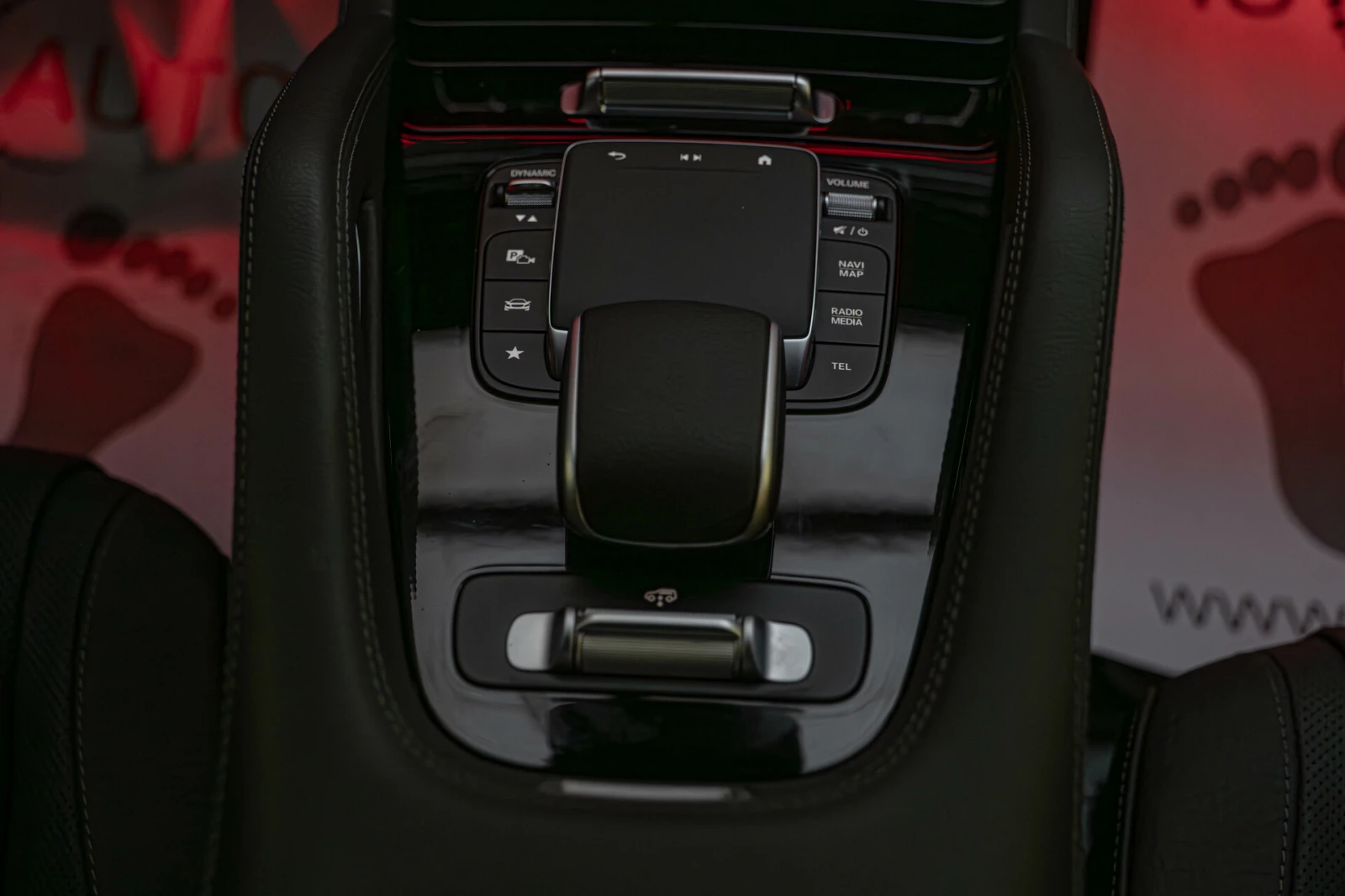 Mercedes-Benz GLE 450 AMG EQ Boost/AMG/Oбдухване/Burmester/Panorama/, снимка 14 - Автомобили и джипове - 54973070