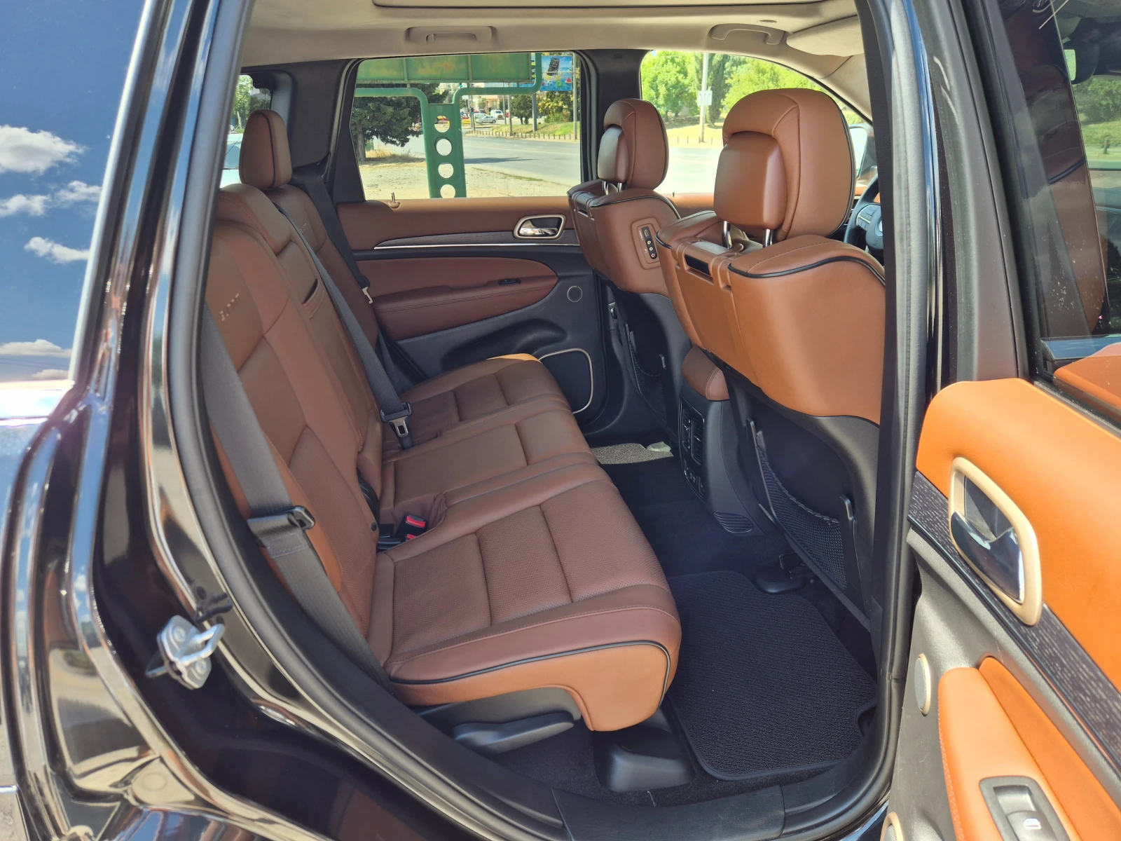 Jeep Grand cherokee 3.0CRDI SUMMIT FULL, снимка 9 - Автомобили и джипове - 55687426