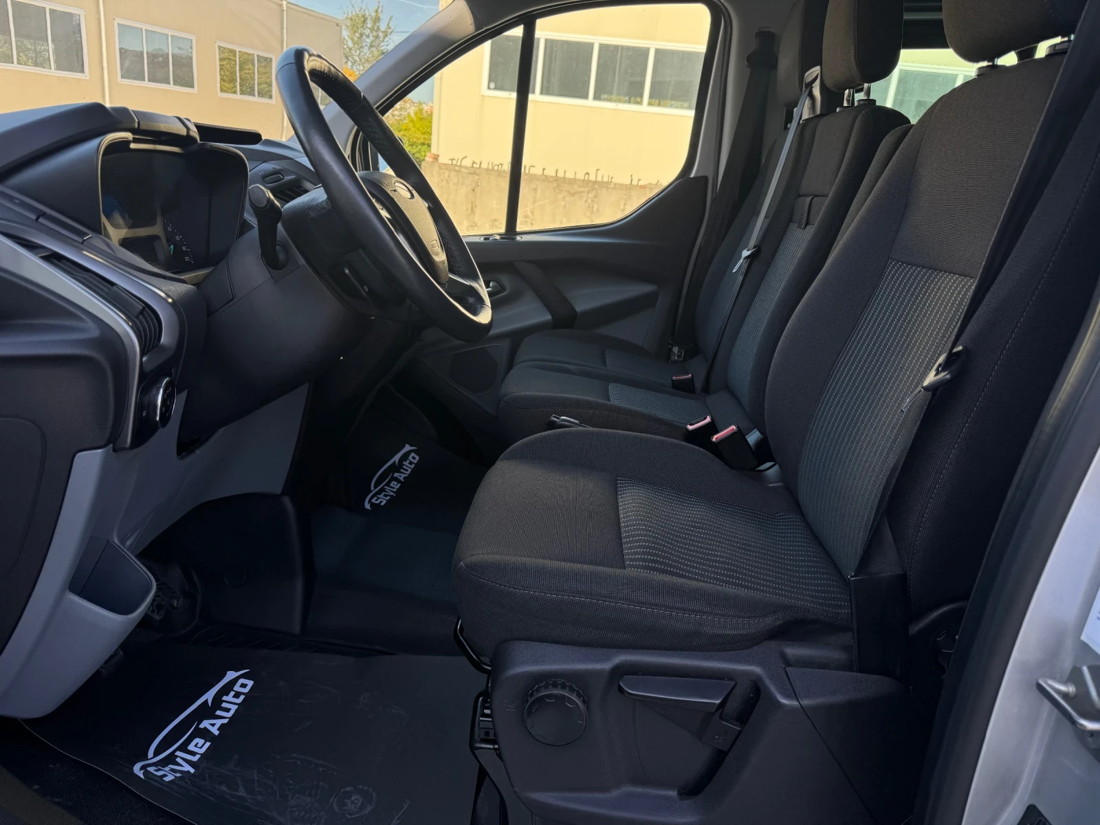 Ford Transit Custom 2.2Tdci Long Base, 9 �����/��������� | Mobile.bg � ����������� 9