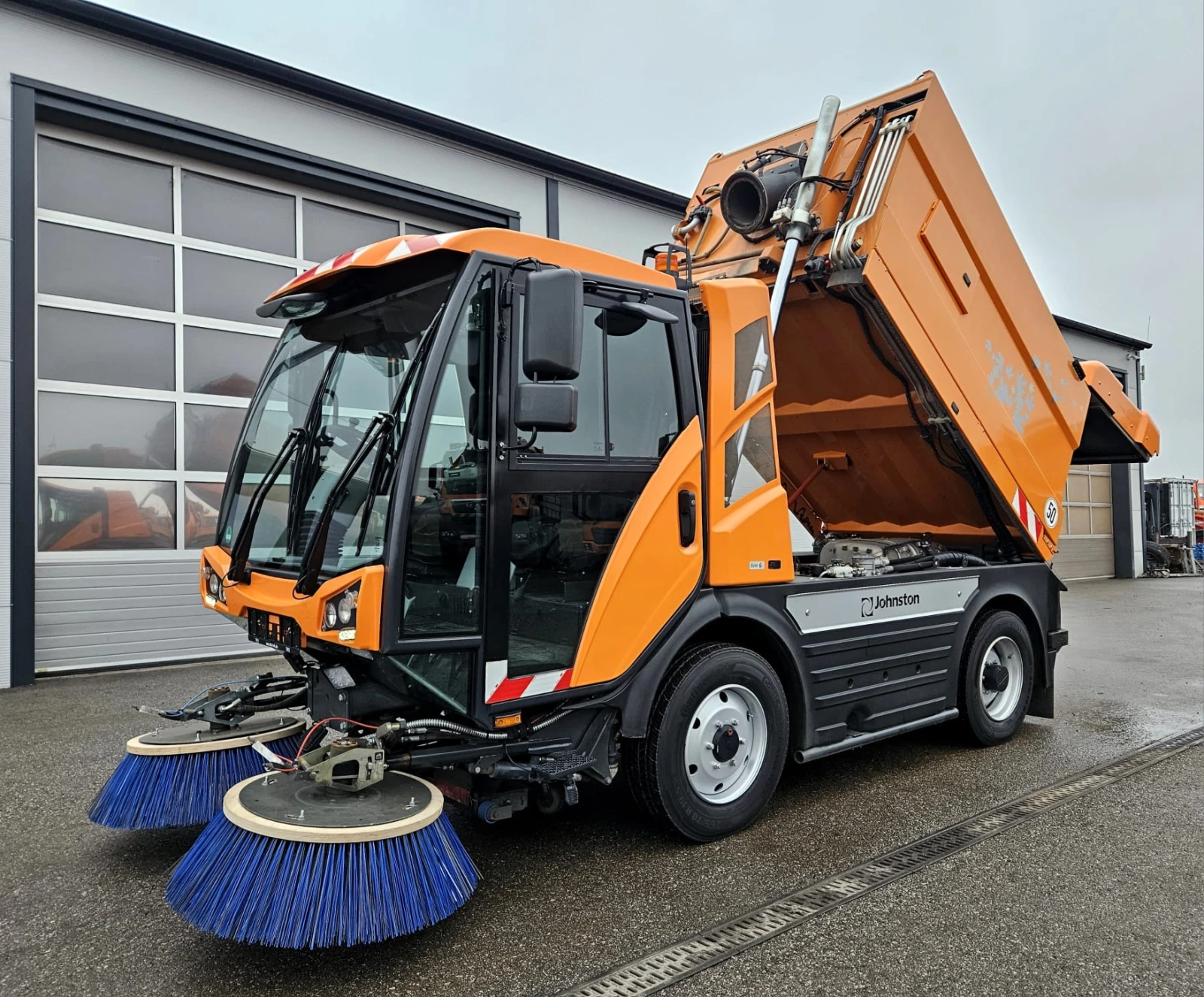 Johnston Compact 2-����-����������� | Mobile.bg � ����������� 1