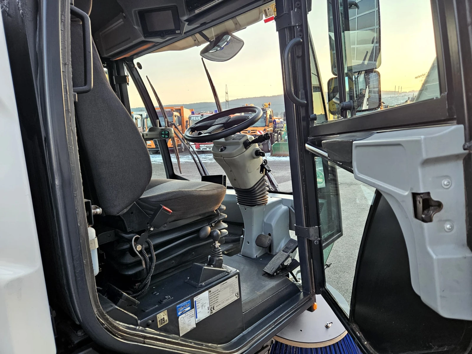 Johnston Compact 2-����-����������� | Mobile.bg � ����������� 15