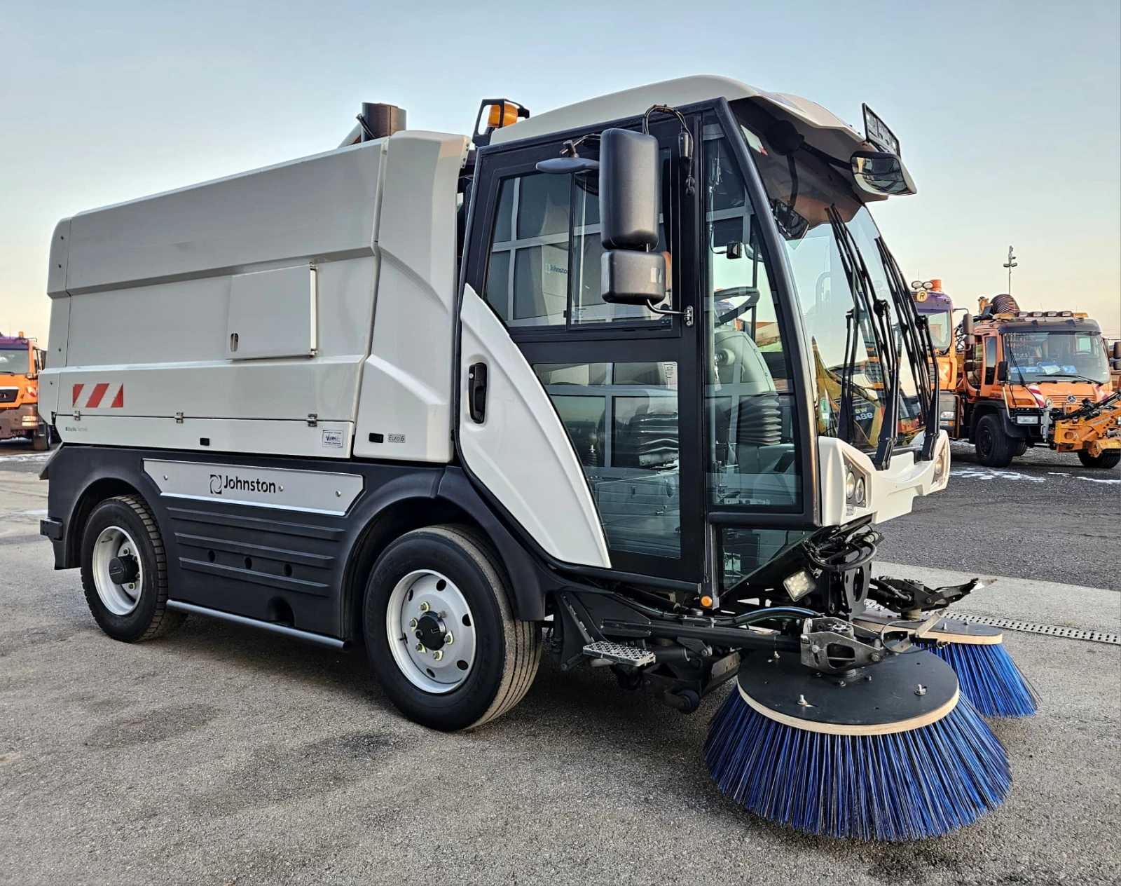 Johnston Compact 2-����-����������� | Mobile.bg � ����������� 4