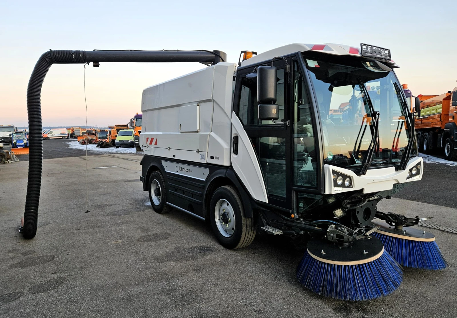 Johnston Compact 2-����-����������� | Mobile.bg � ����������� 10