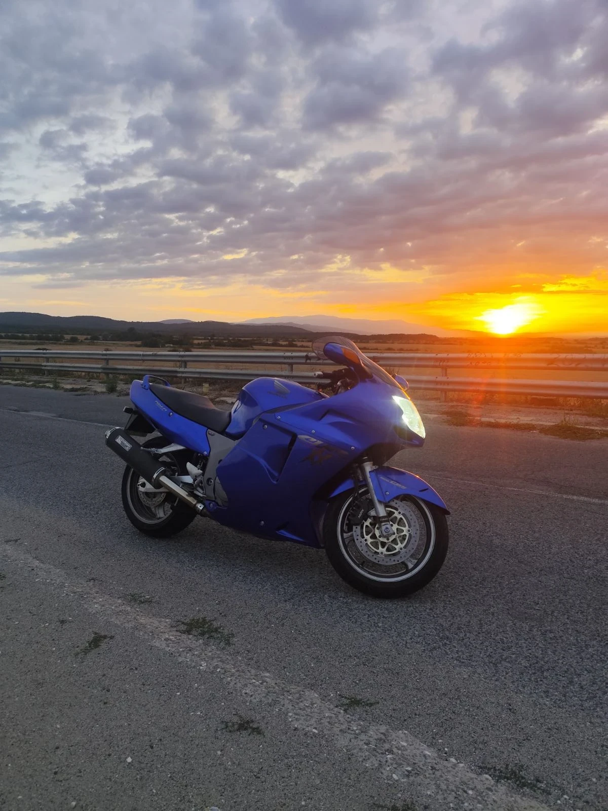 Honda Cbr XX 1100 - изображение 6