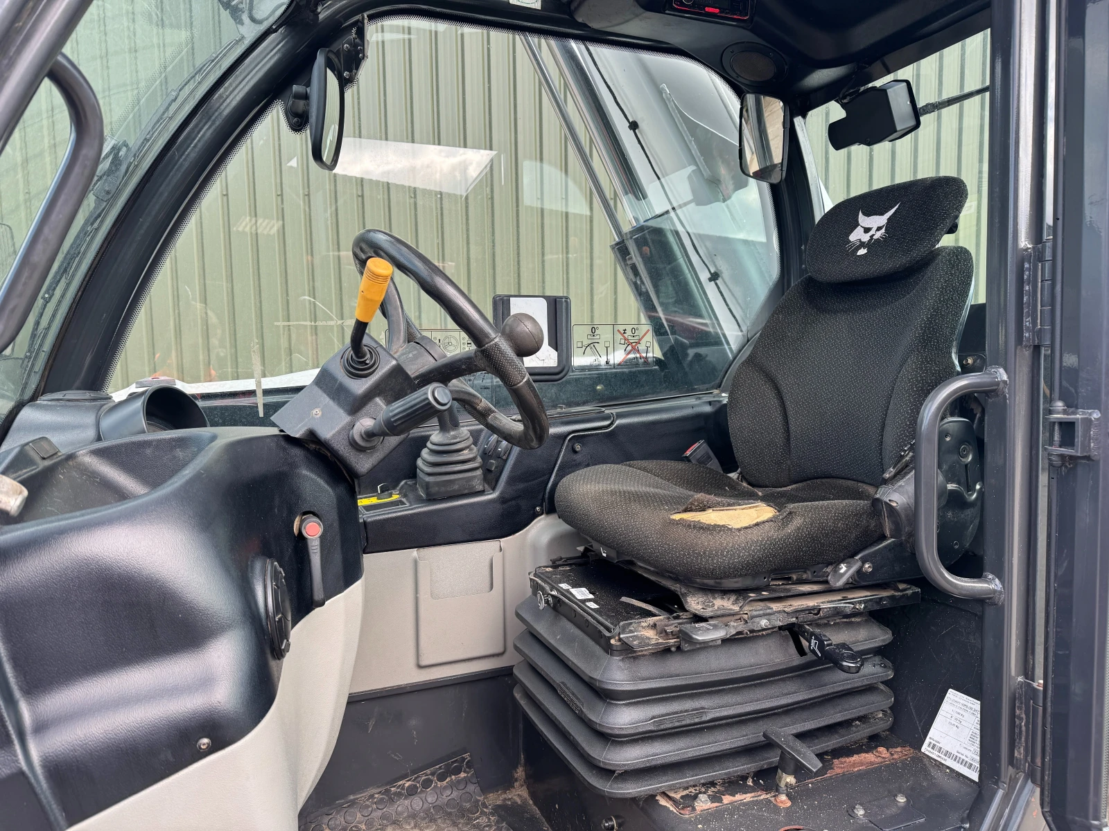 Телескопични товарачи Bobcat TL30.60 Agri - изображение 5