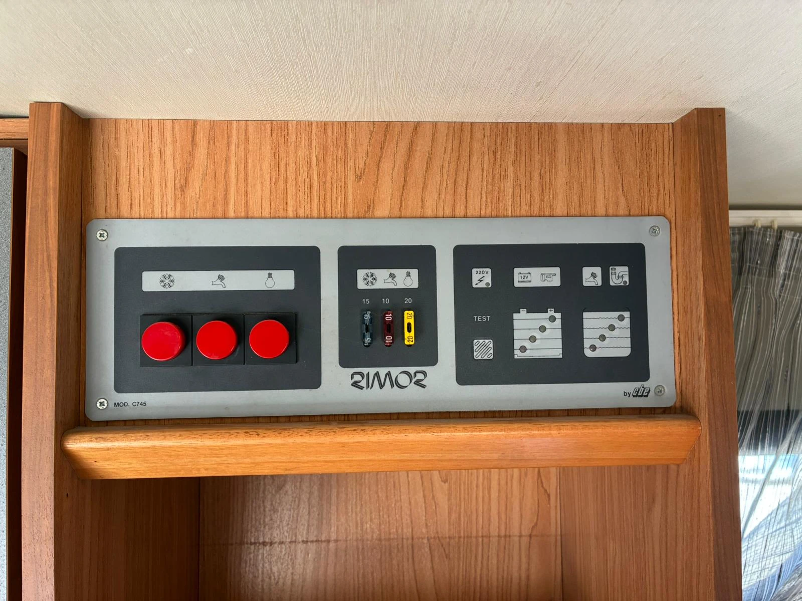 Кемпер Rimor, снимка 14 - Каравани и кемпери - 54247670