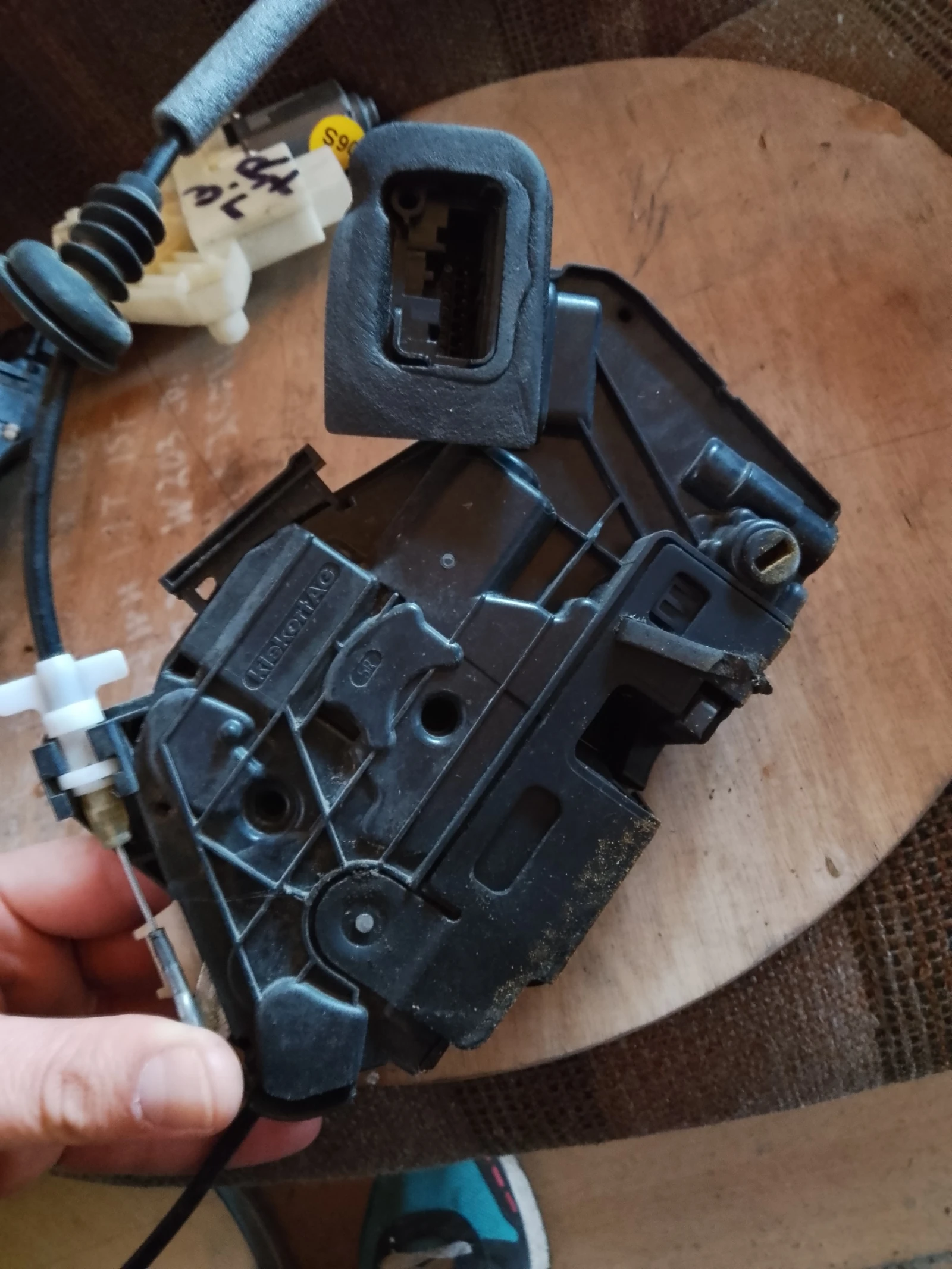 16E-5K4839016Q      7 | Mobile.bg   2