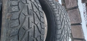 Гуми Зимни 225/50R17, снимка 2 - Гуми и джанти - 48783345