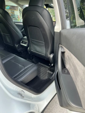 Tesla Model Y Dual motor Performance, снимка 11