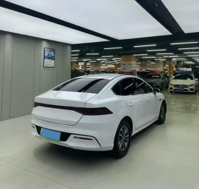 BYD Qin Plus 06 DM-i (Plug-in Hybrid) 1.5L 132HP  - 33900 лв. / 17332.79 € - 34904857 6