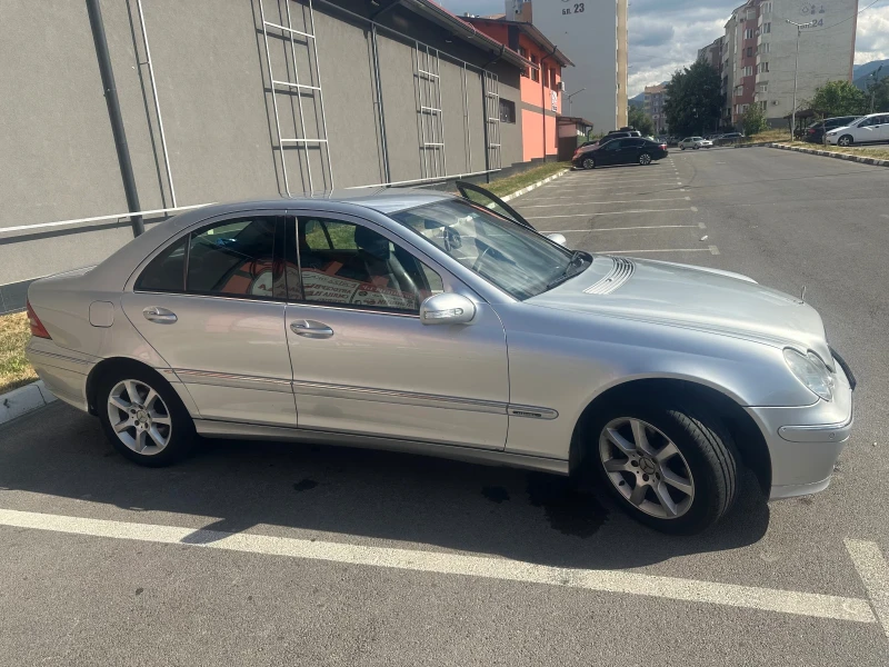 Mercedes-Benz C 270 W203, снимка 4 - Автомобили и джипове - 46949299