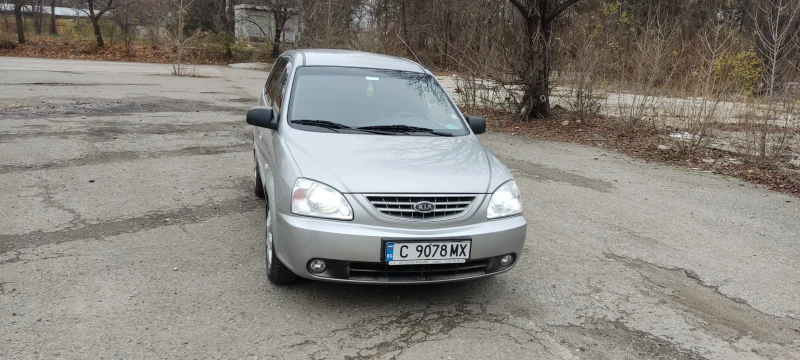 Kia Carens, снимка 7 - Автомобили и джипове - 48085140