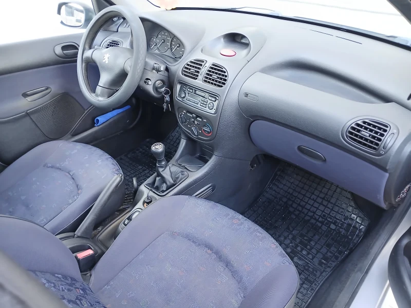 Peugeot 206 1.4i, снимка 8 - Автомобили и джипове - 48435043