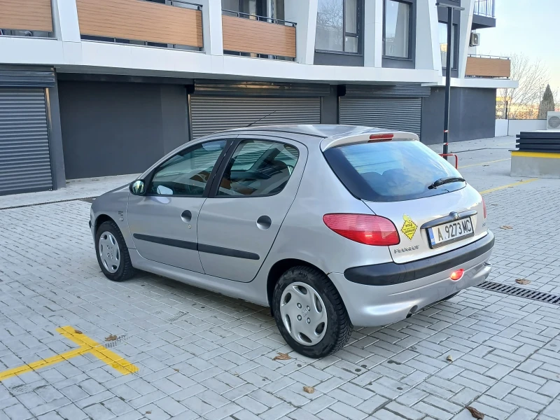 Peugeot 206 1.4i, снимка 3 - Автомобили и джипове - 48435043