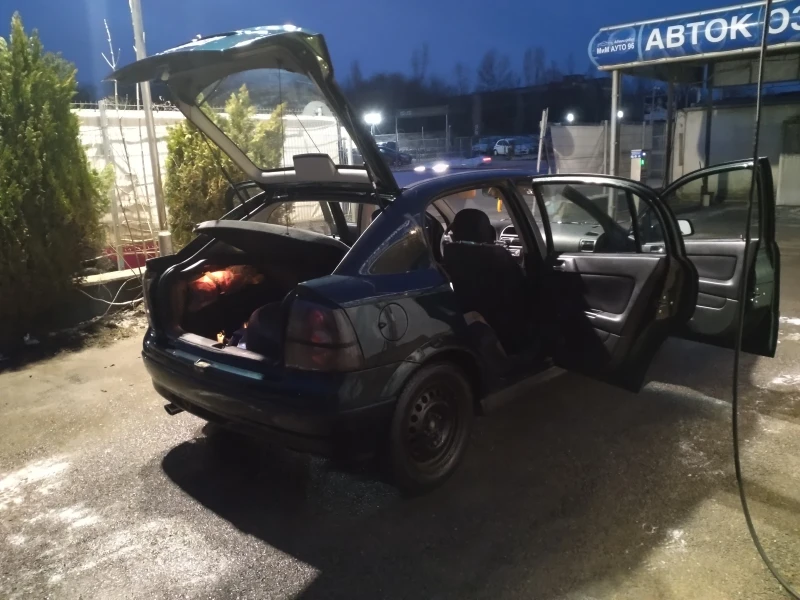 Opel Astra, снимка 11 - Автомобили и джипове - 49133447