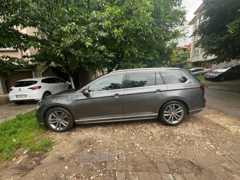 VW Passat R-Line, 2.0 4x4, Digital, снимка 4 - Автомобили и джипове - 50945615