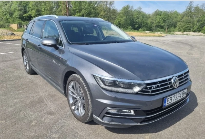 VW Passat R-Line, 2.0 4x4, Digital, снимка 2 - Автомобили и джипове - 50945615